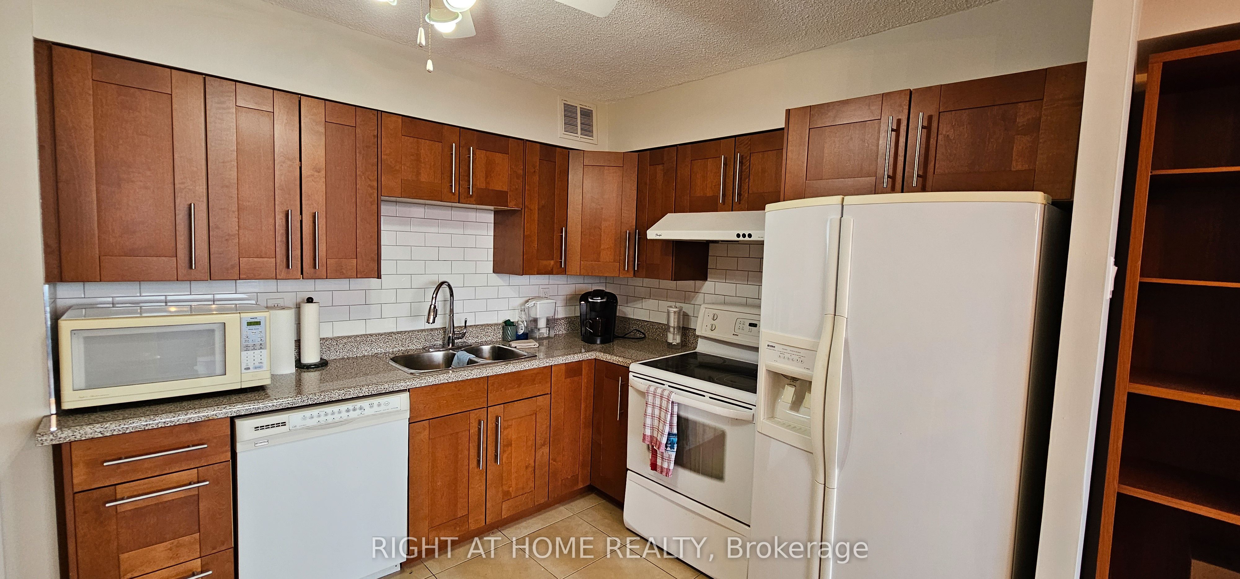 75 Graydon Hall Drive 2308 Property Photo 10