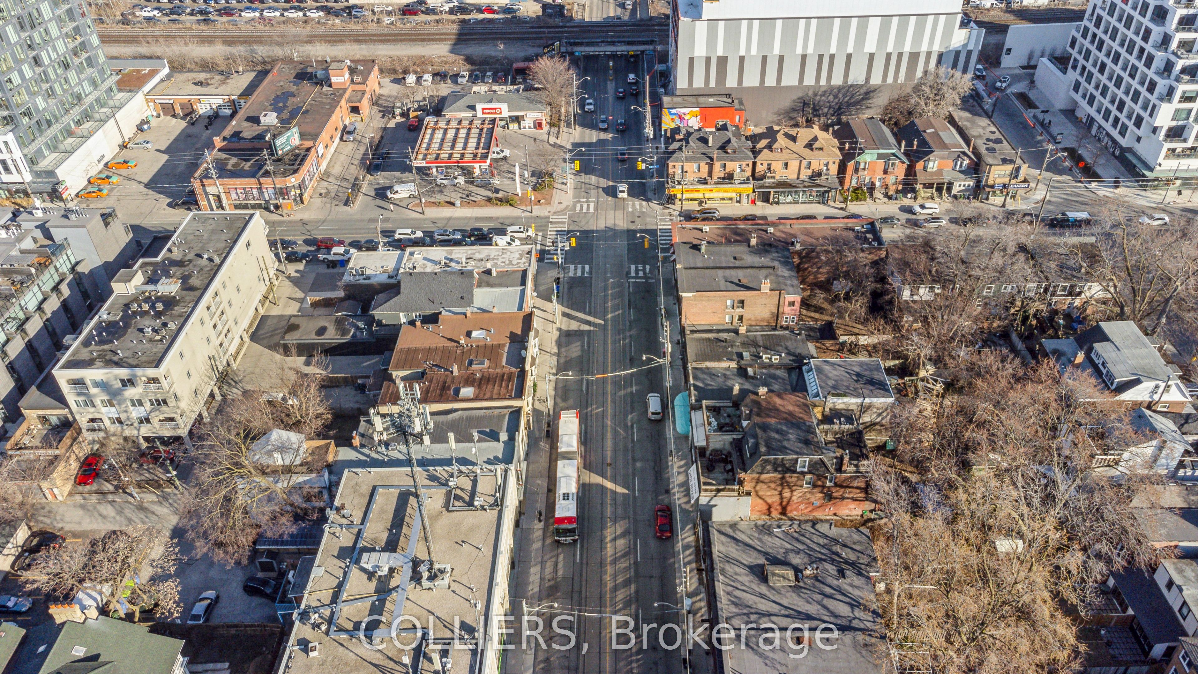 1079 Bathurst Street Property Photo 5