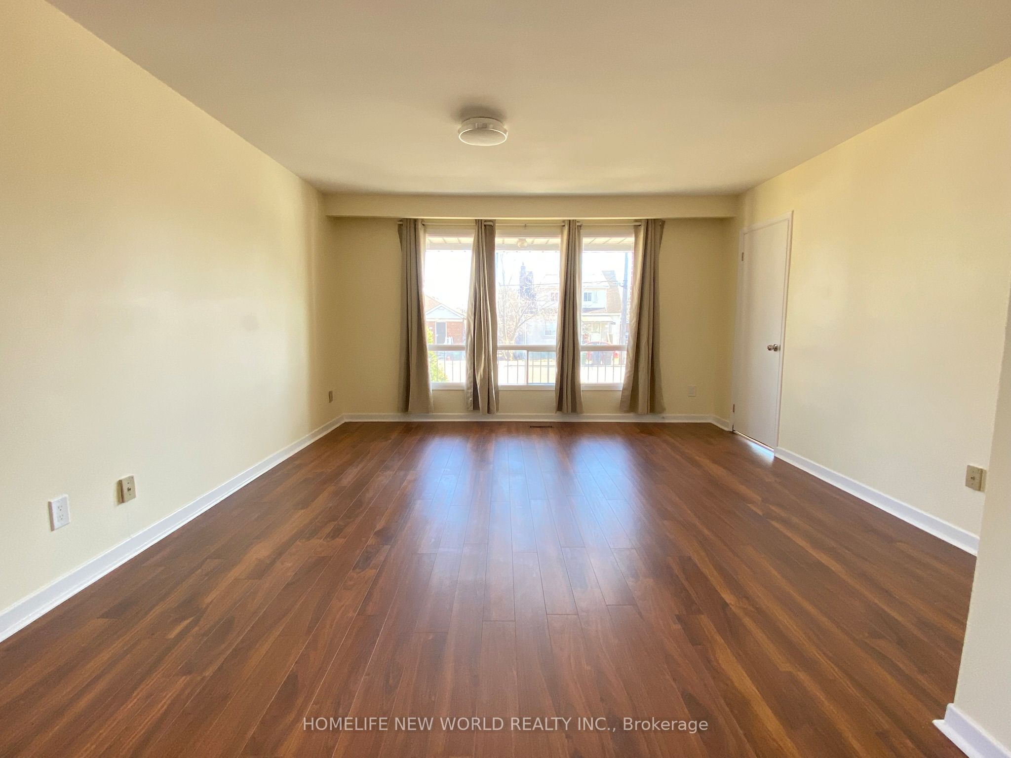 290 Sheppard Avenue Property Photo 1