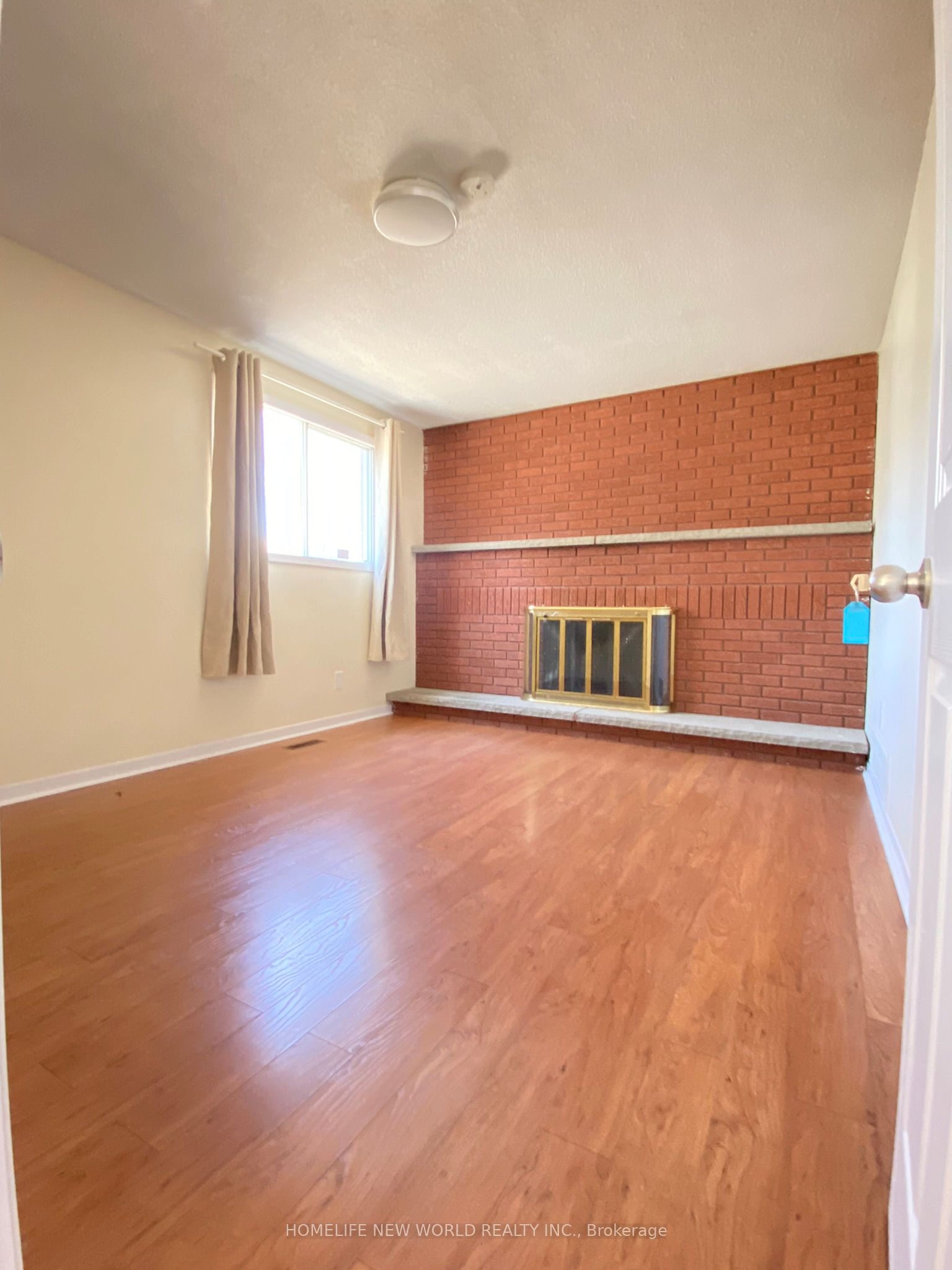 290 Sheppard Avenue Property Photo 2