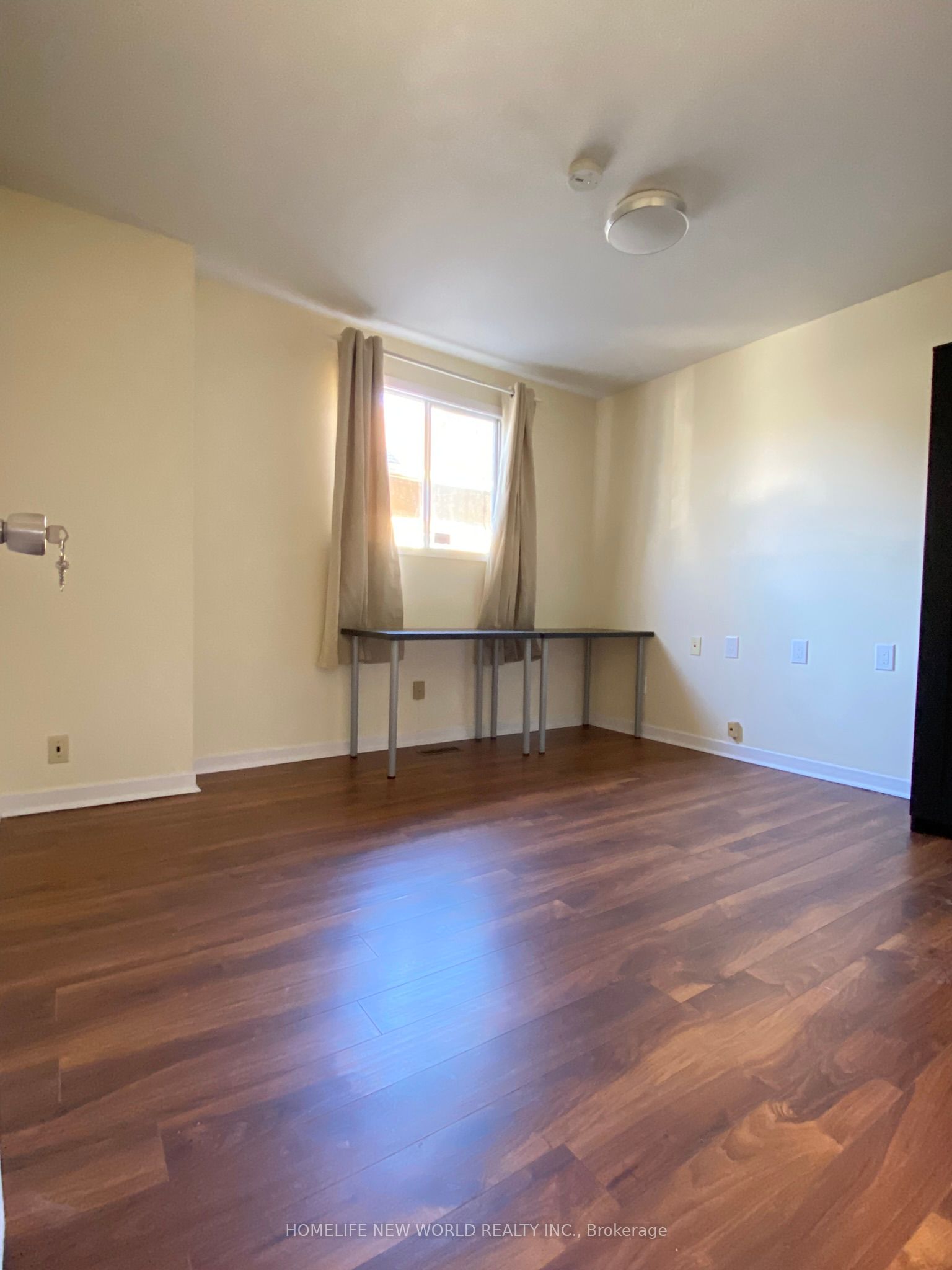 290 Sheppard Avenue Property Photo 5