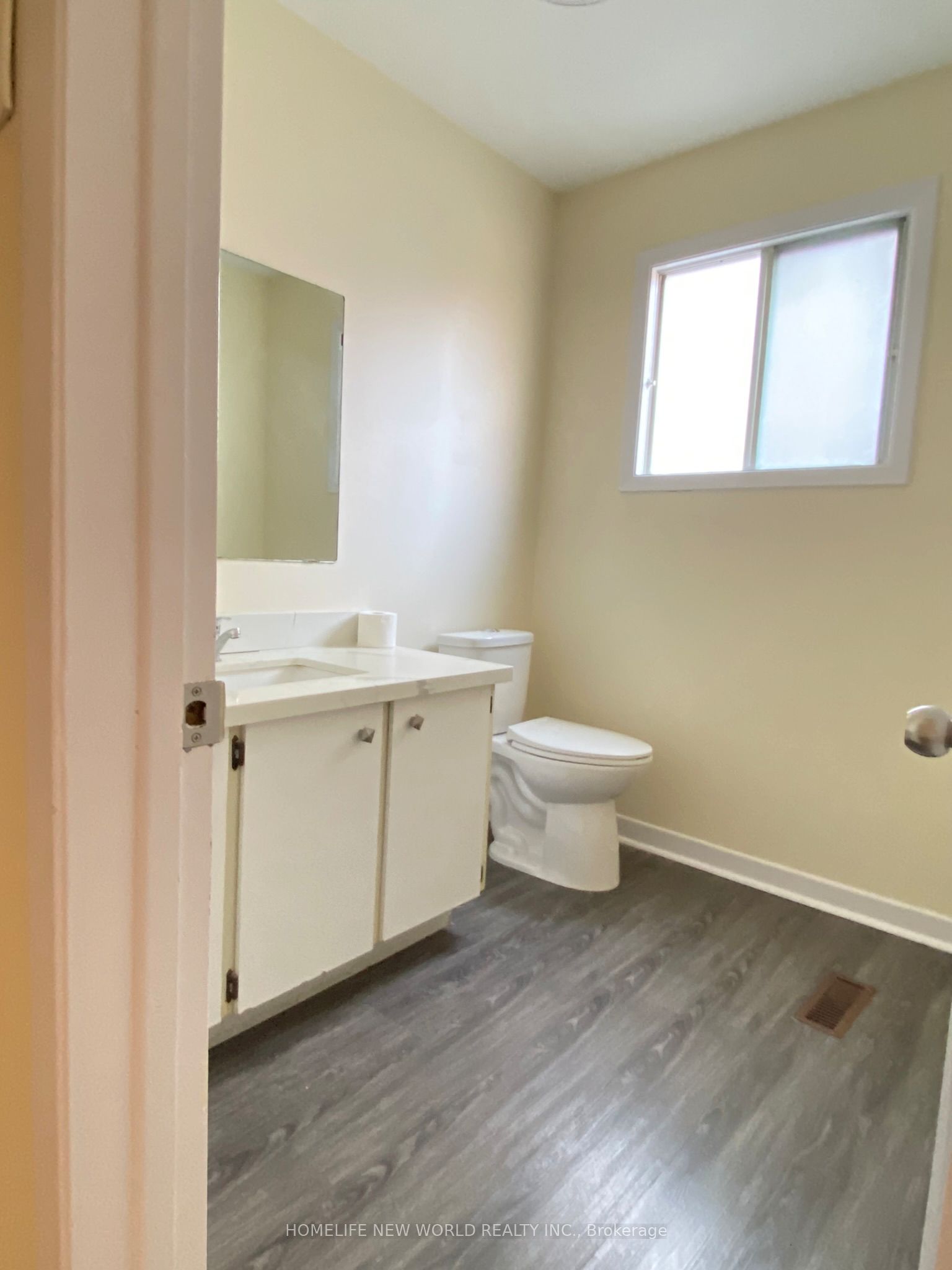 290 Sheppard Avenue Property Photo 17