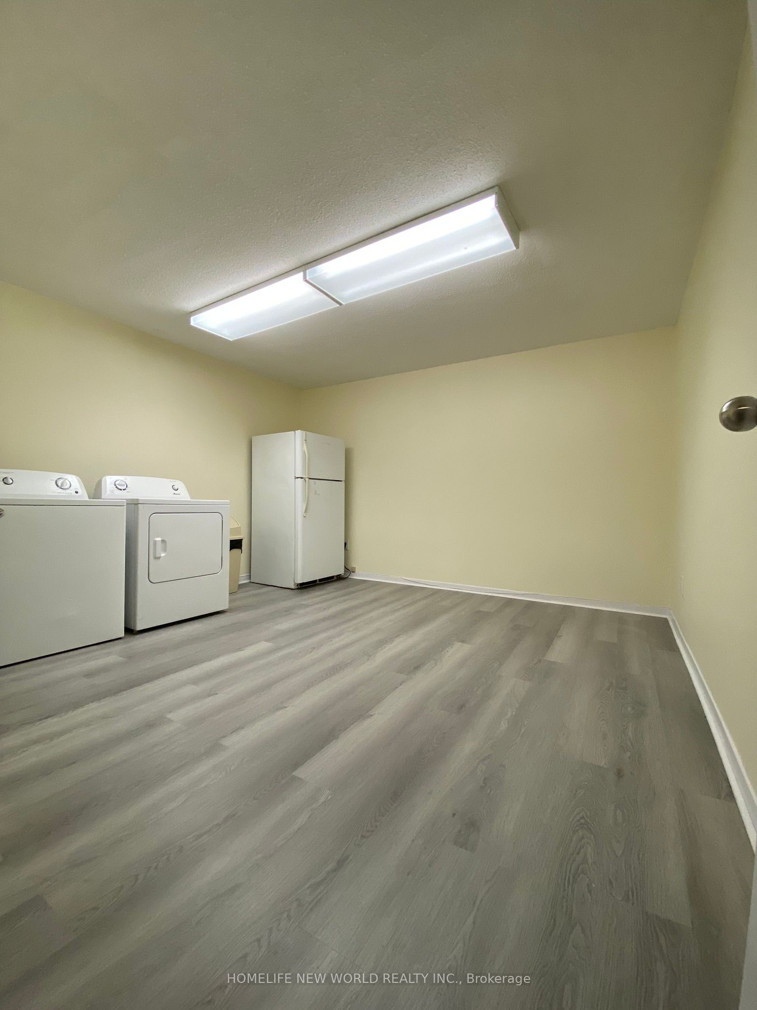 290 Sheppard Avenue Property Photo 18