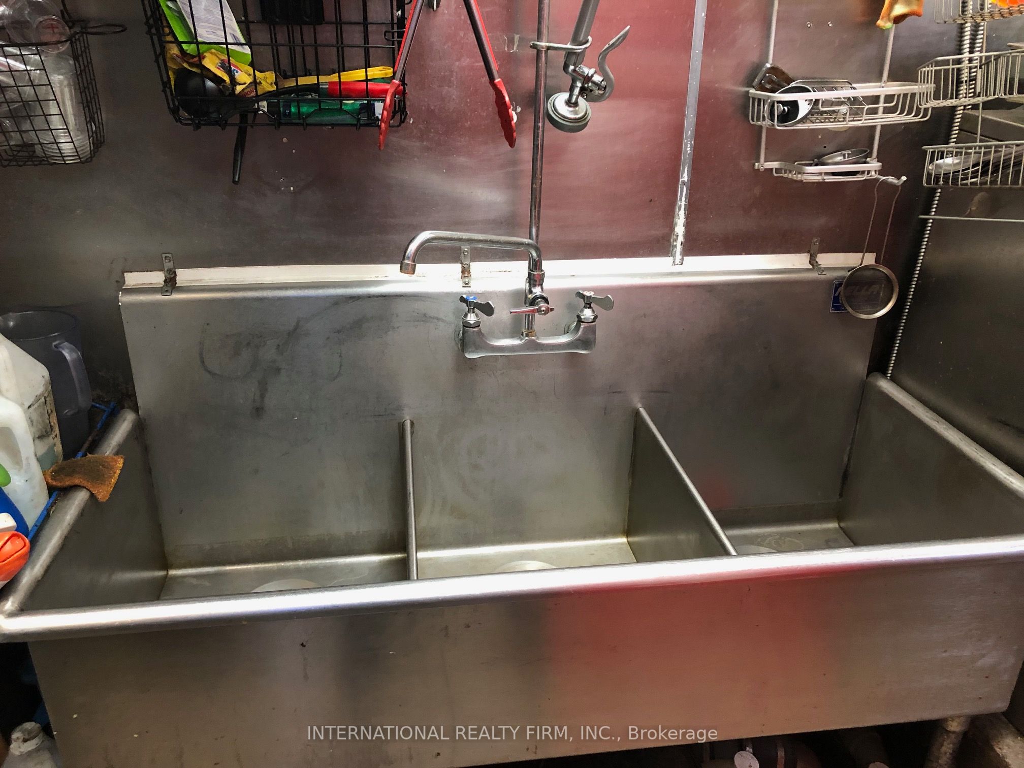 203 Dundas Street Property Photo 8