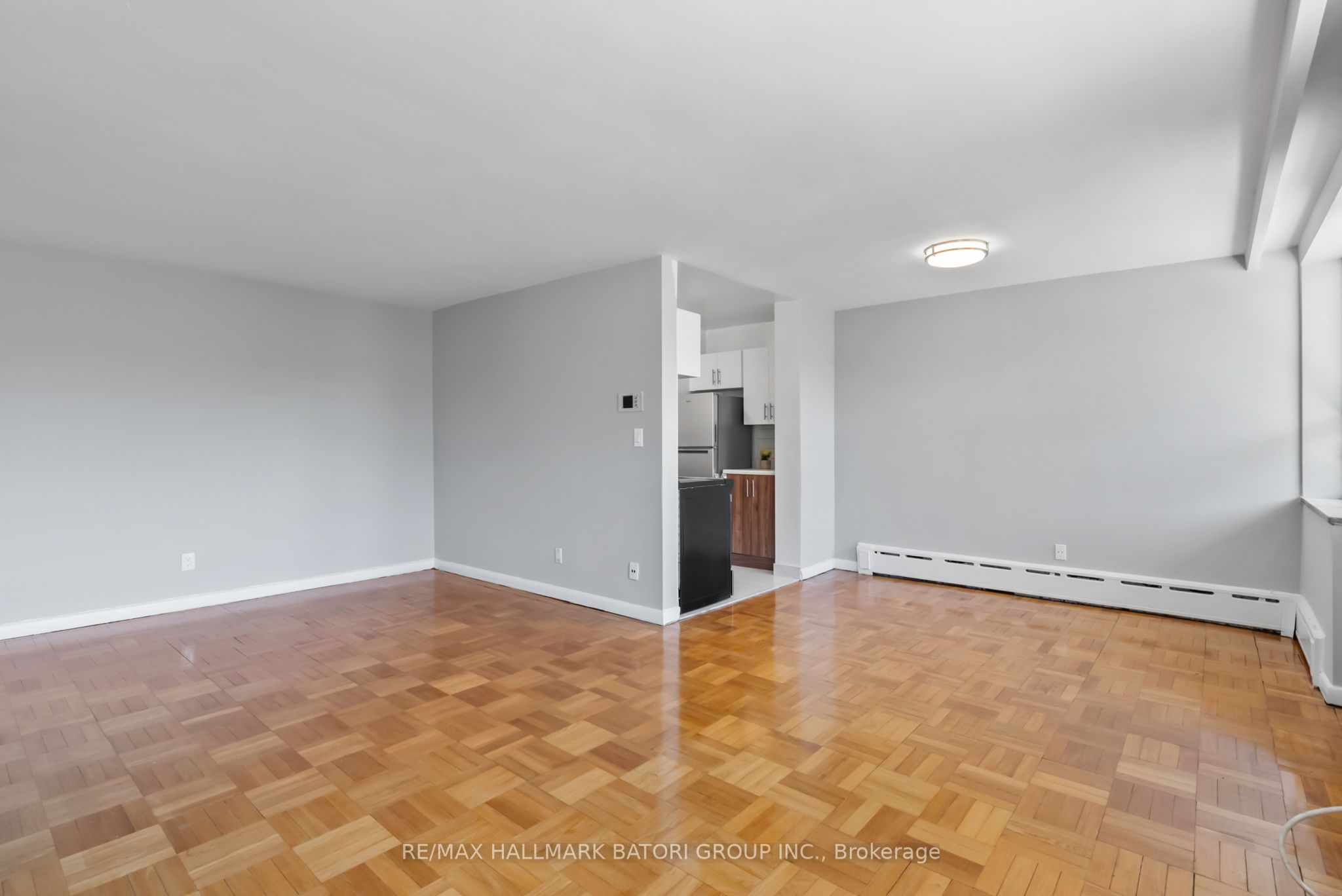 159 Russell Hill Road 403 Property Photo 4