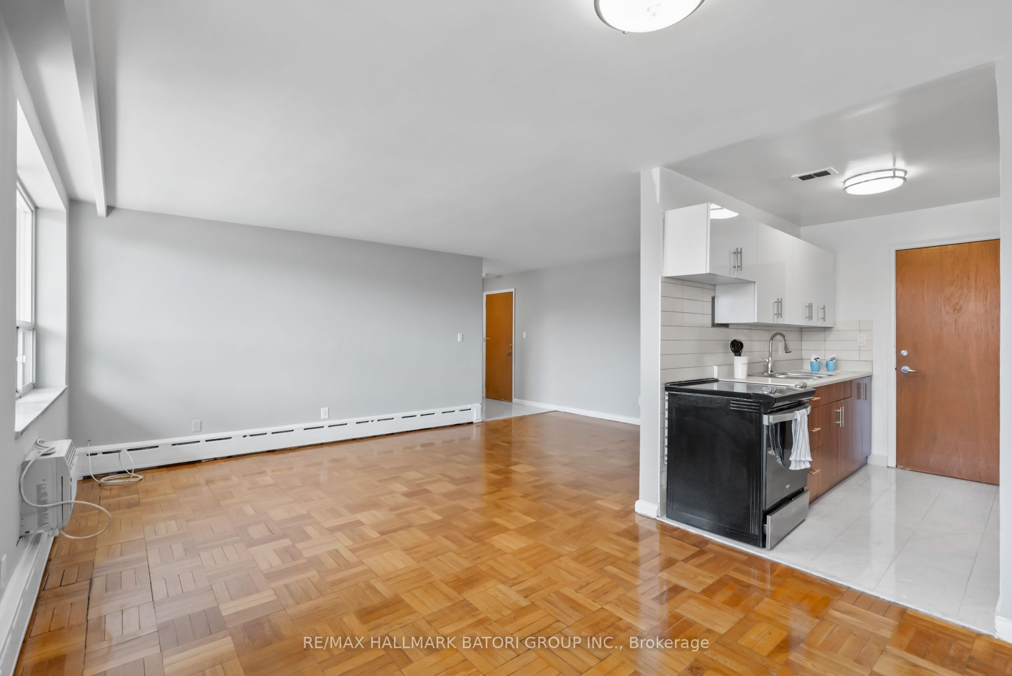 159 Russell Hill Road 403 Property Photo 9