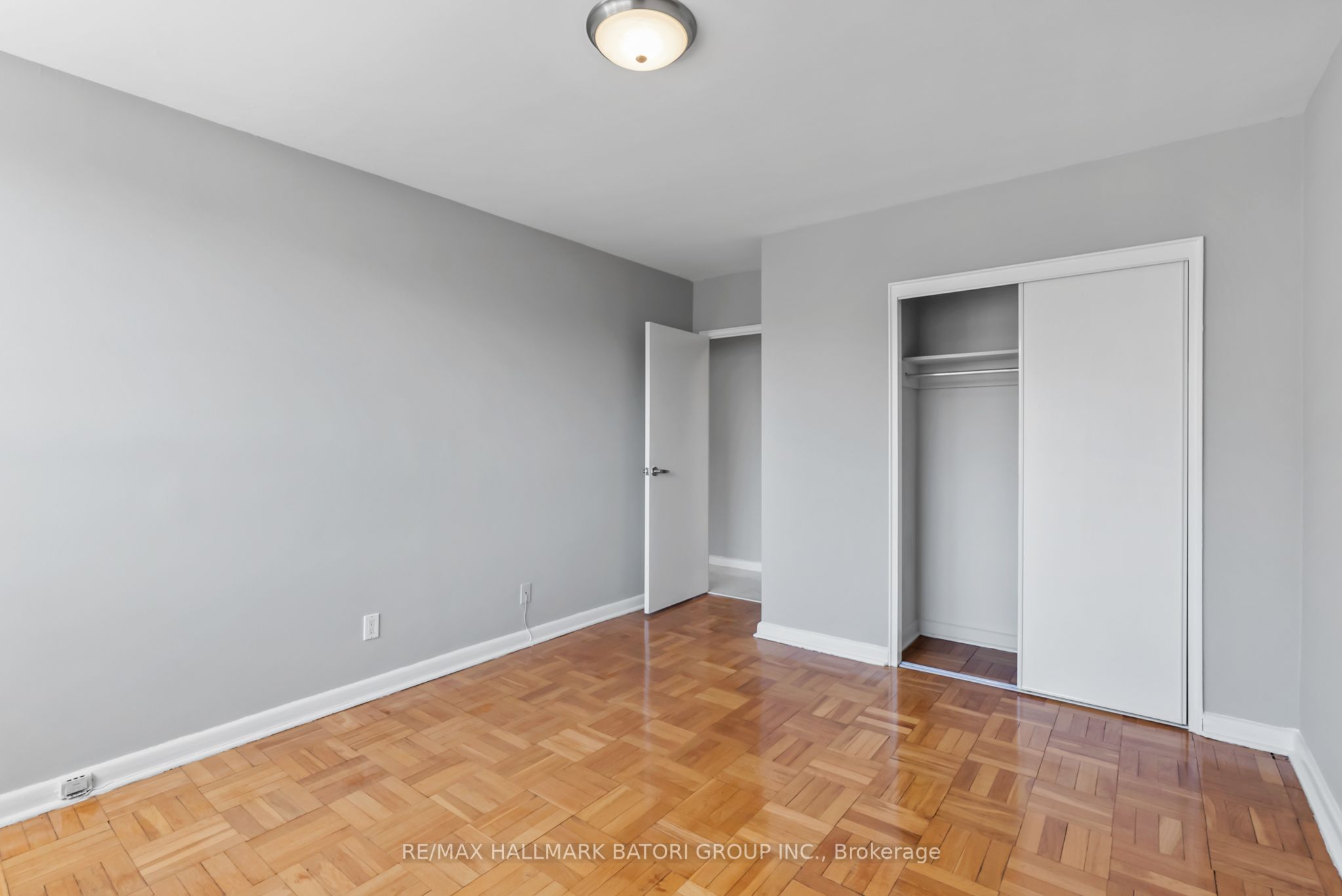 159 Russell Hill Road 403 Property Photo 12