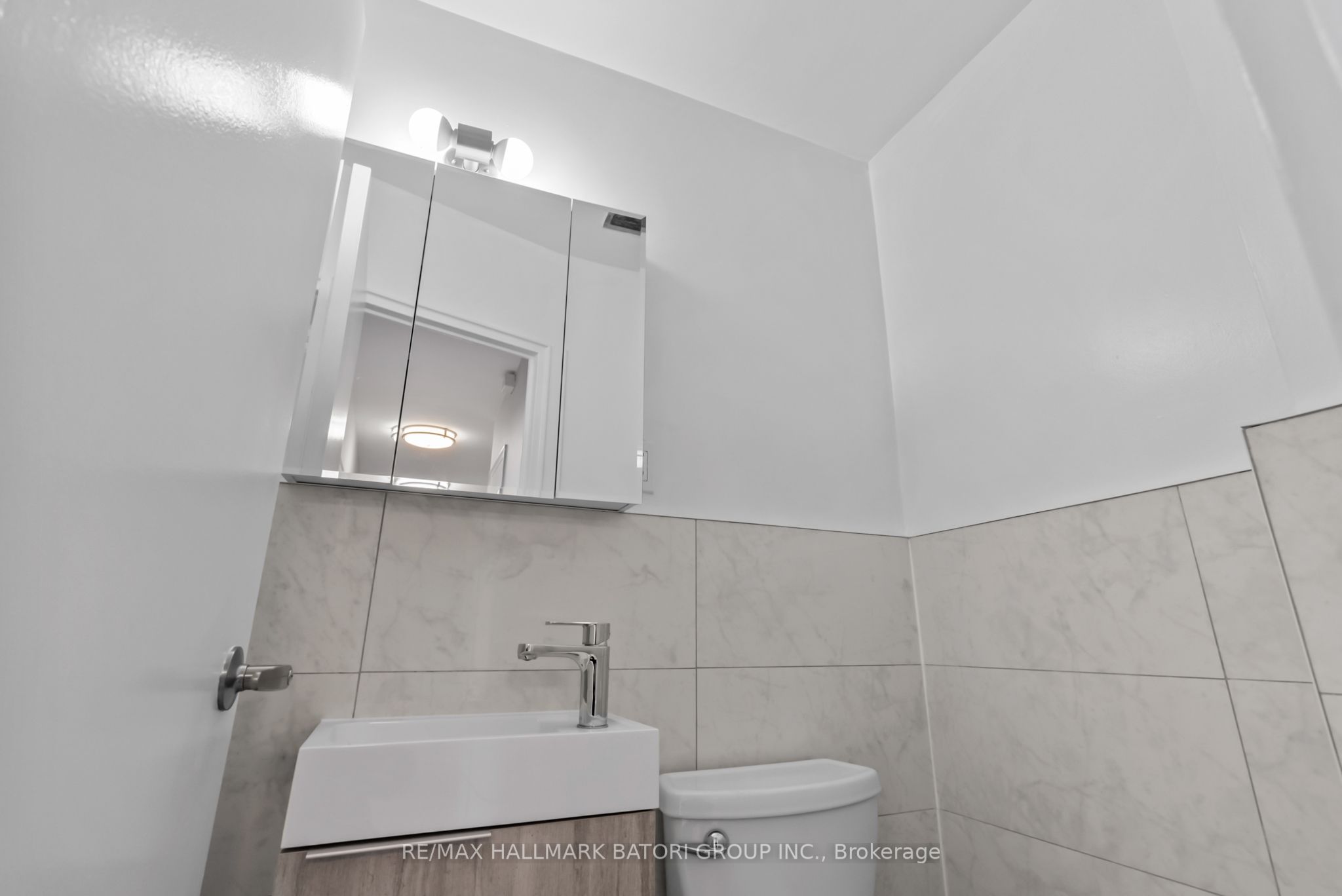 159 Russell Hill Road 403 Property Photo 13