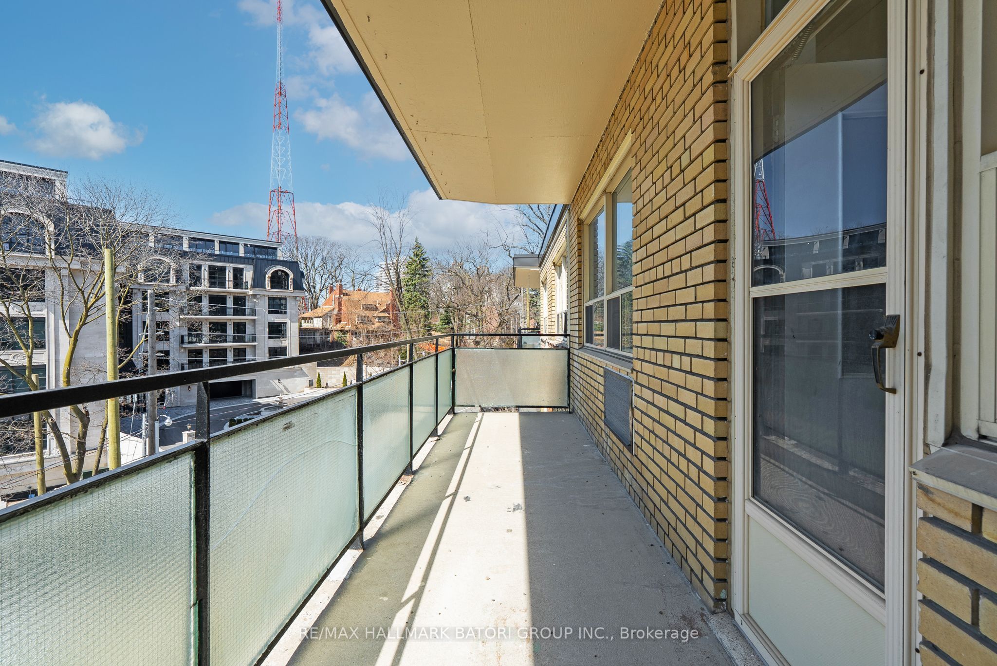 159 Russell Hill Road 403 Property Photo 17