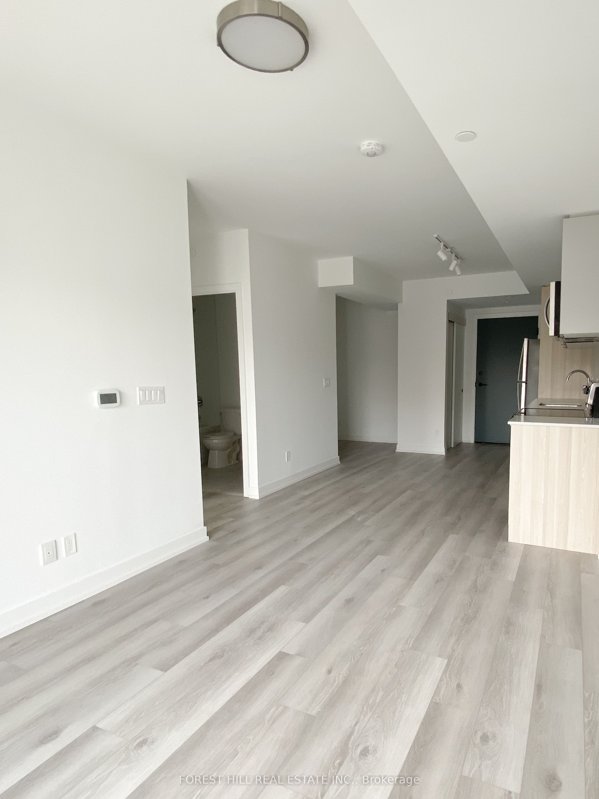 #507 - 2000 Bathurst Street Property Photo 8