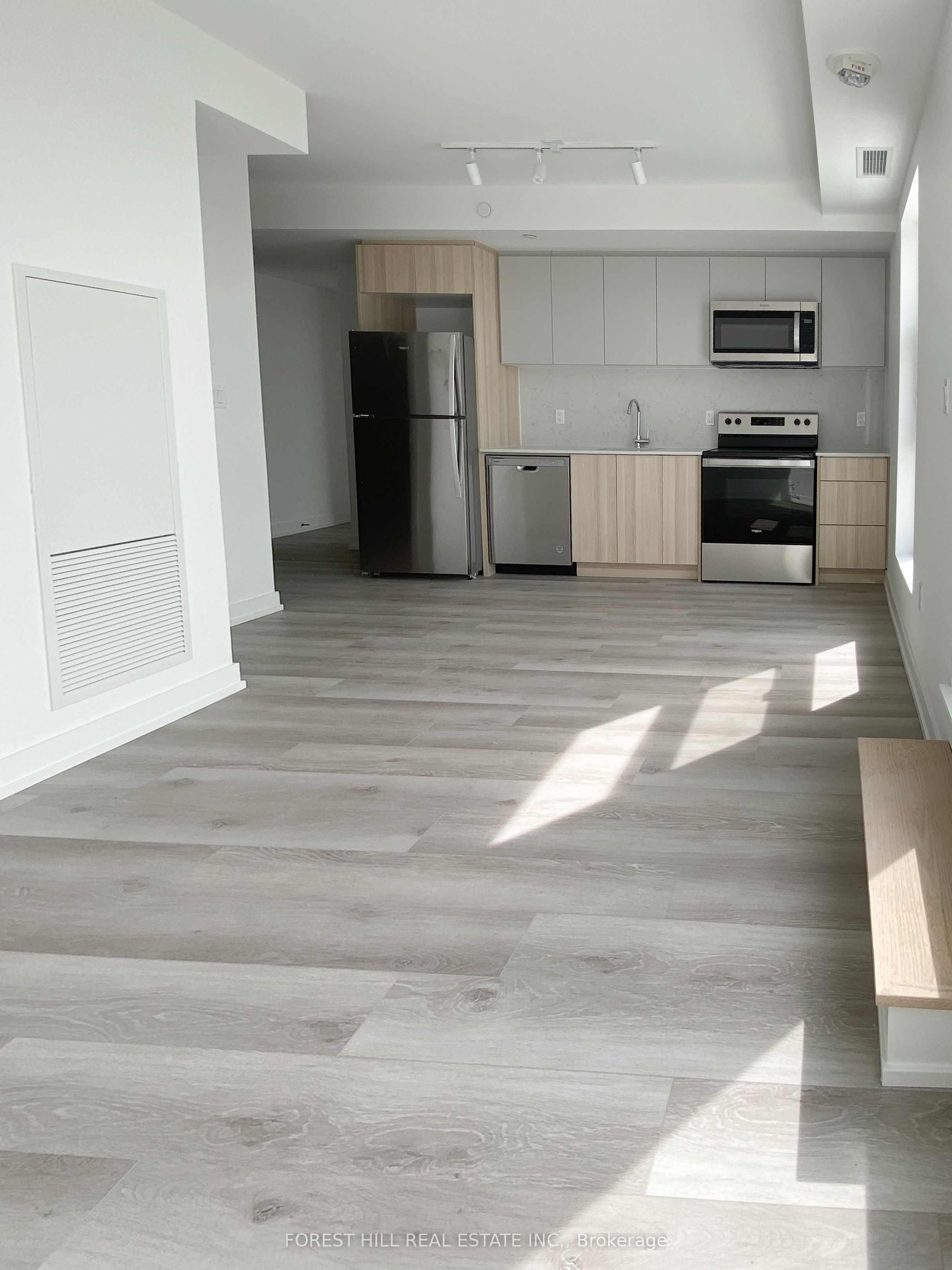 #610 - 2000 Bathurst Street Property Photo 6