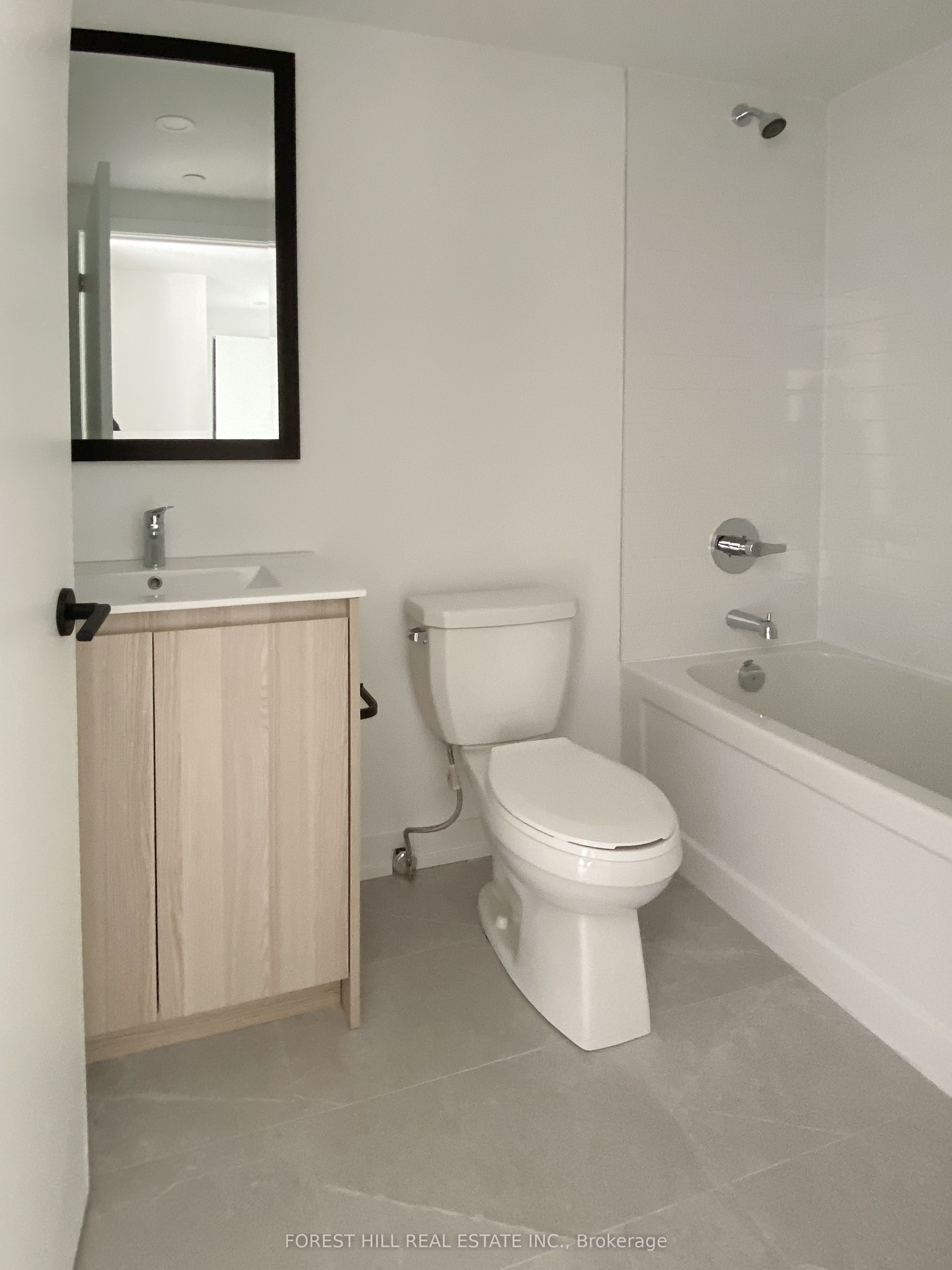 #610 - 2000 Bathurst Street Property Photo 8
