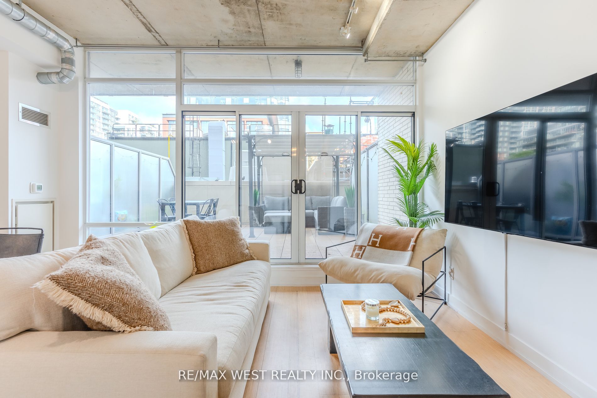 66 Portland Street 212 Property Photo 6