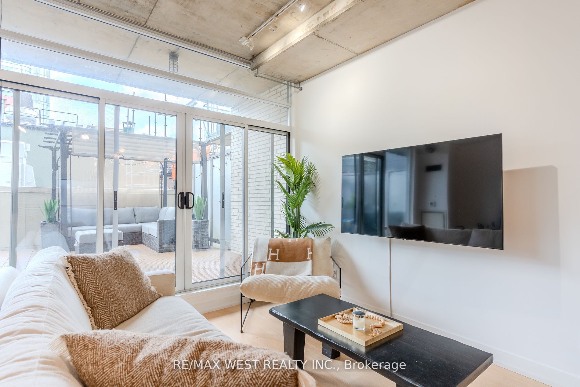 66 Portland Street 212 Property Photo 7