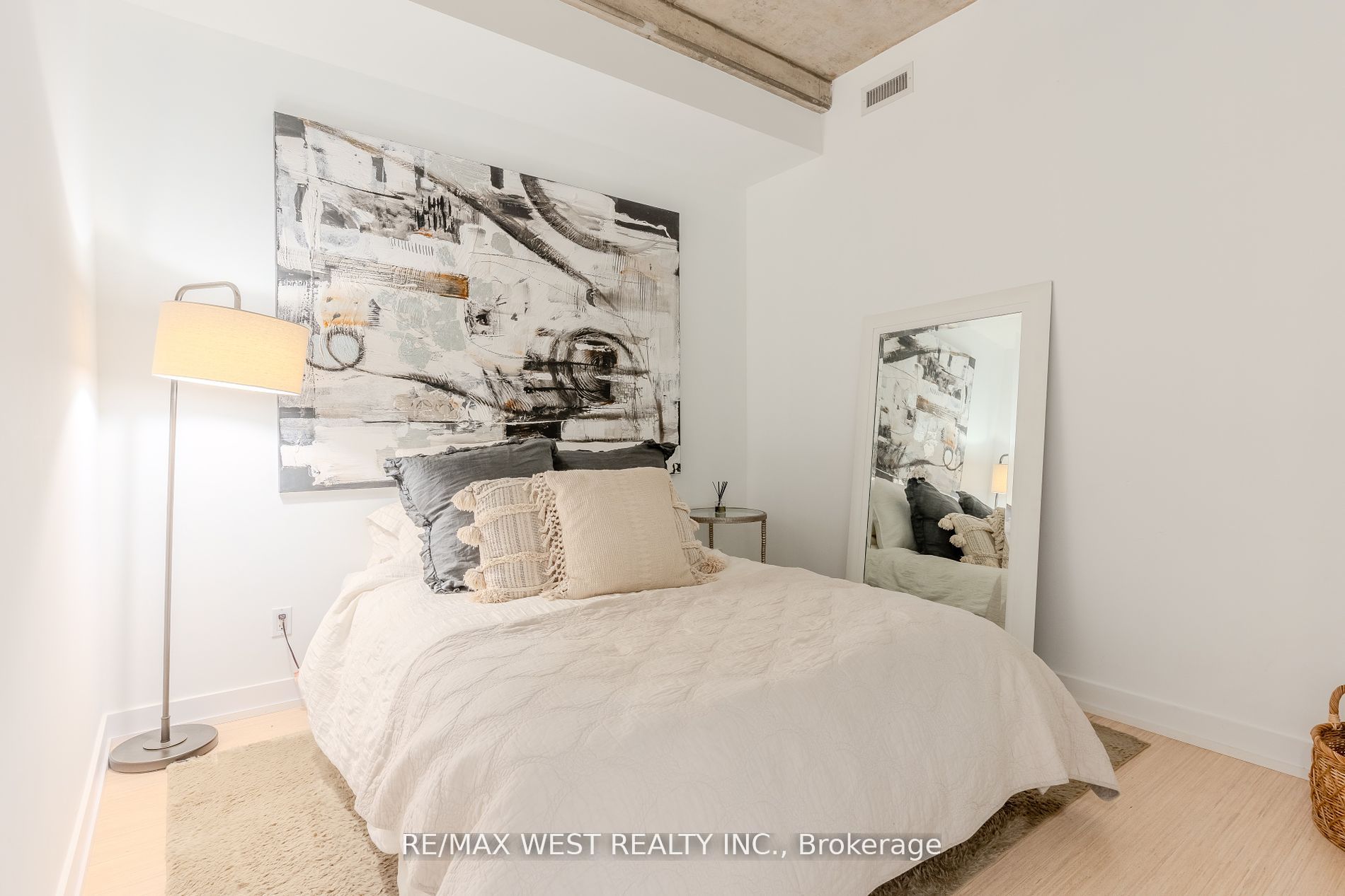 66 Portland Street 212 Property Photo 14