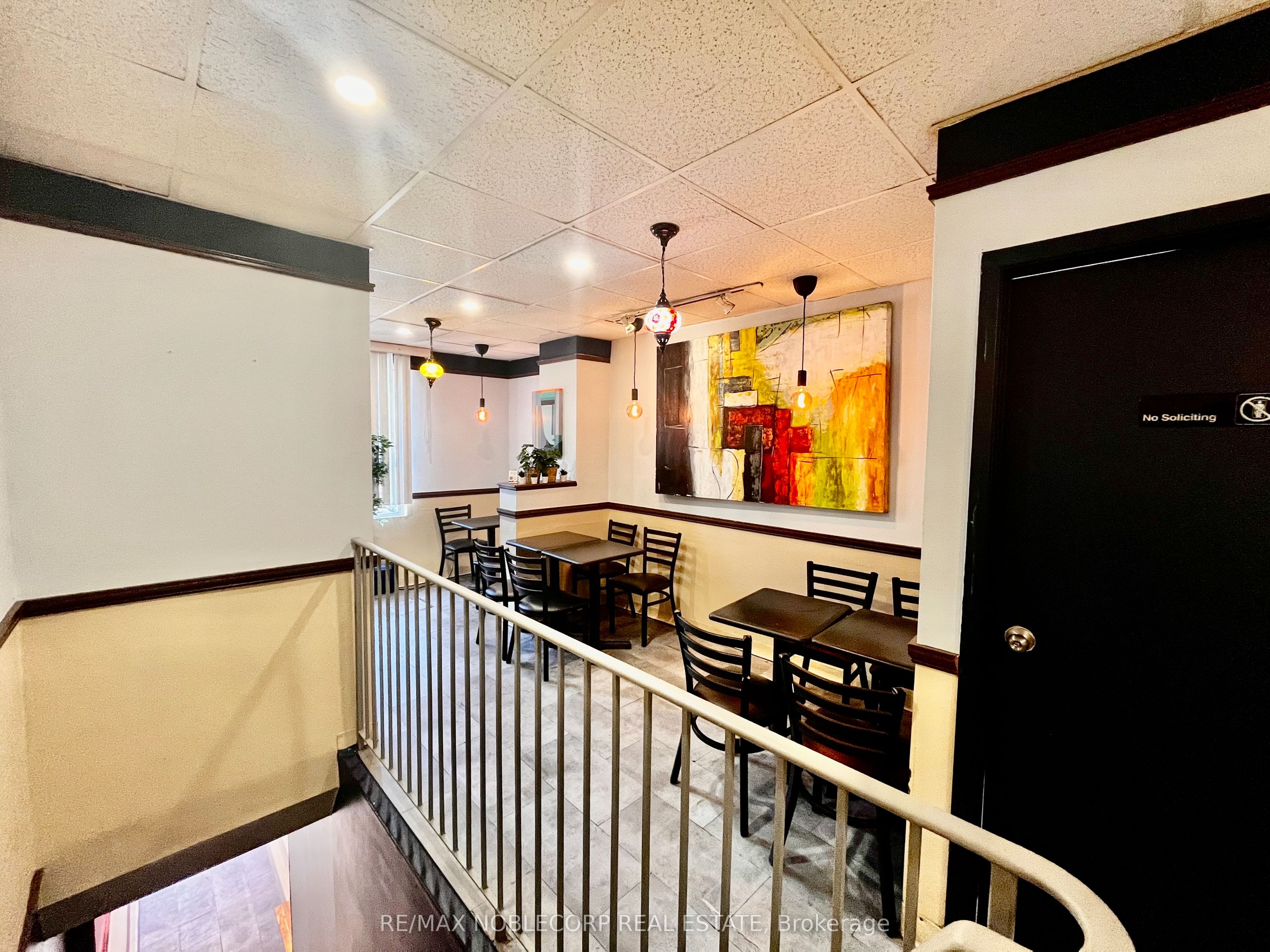656 Spadina Avenue Property Photo 13