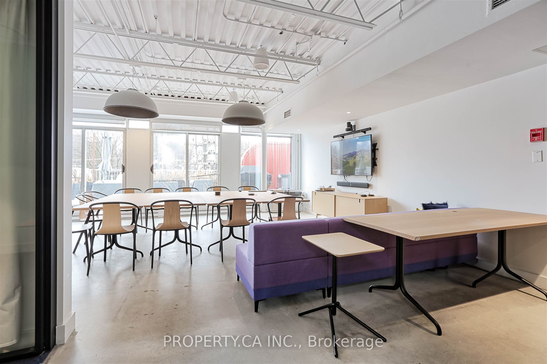 #300 - 354 Davenport Road Property Photo 2