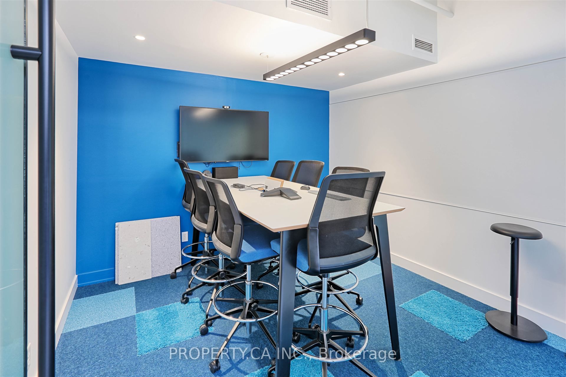 #300 - 354 Davenport Road Property Photo 14
