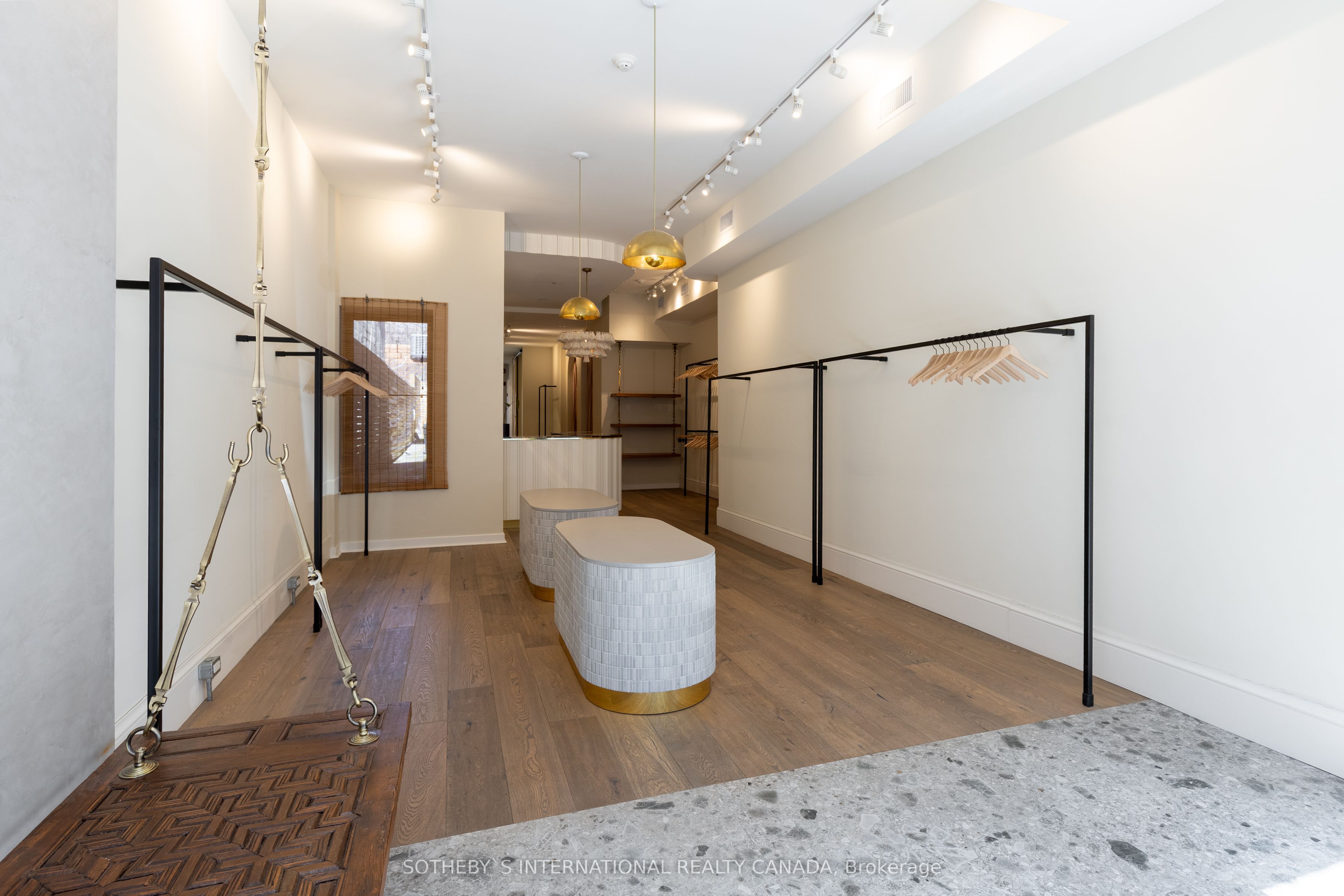 872 College Street Property Photo 5