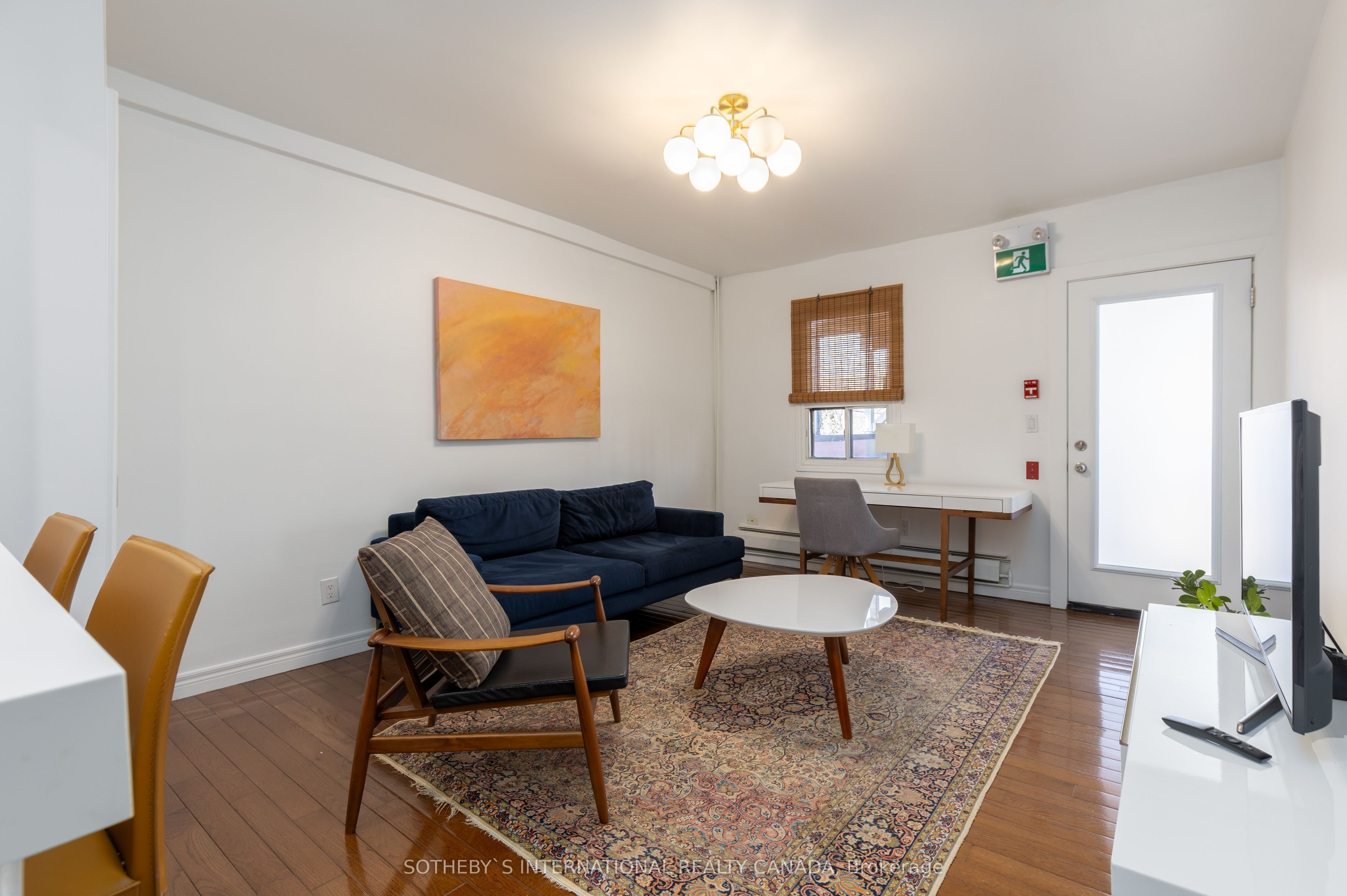 872 College Street Property Photo 18