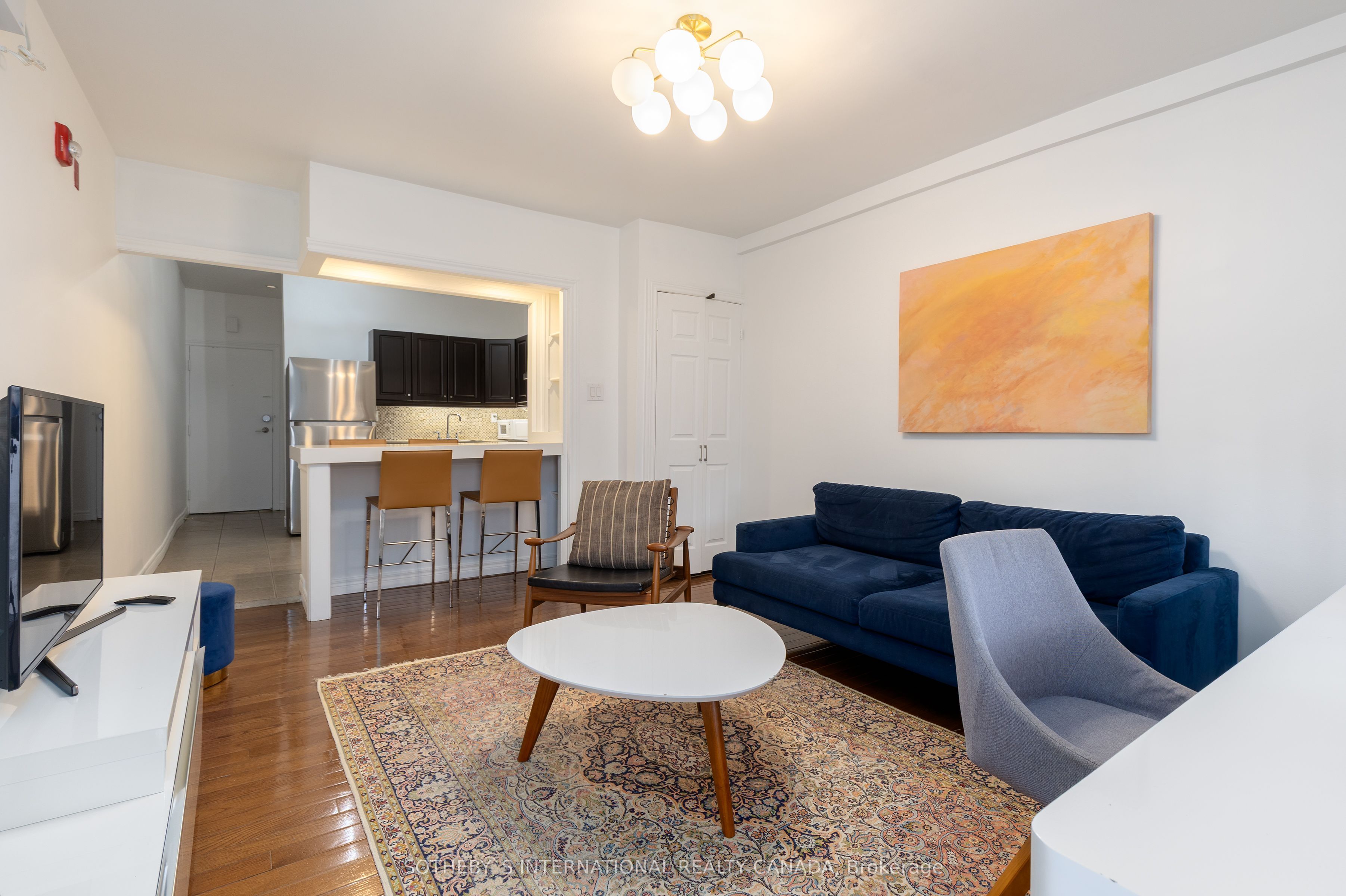 872 College Street Property Photo 19