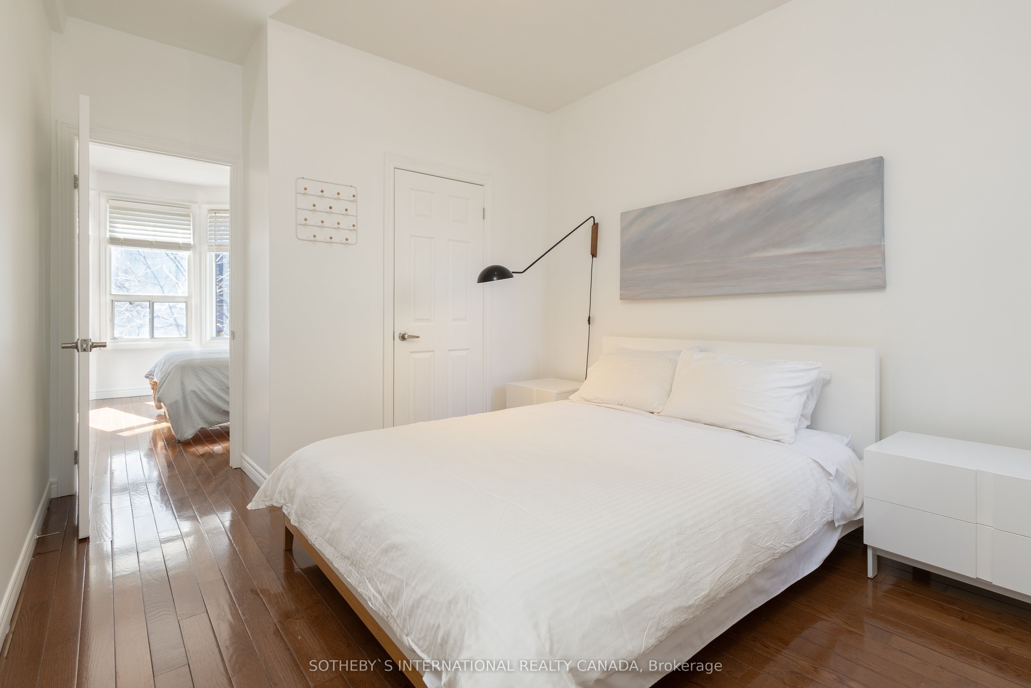 872 College Street Property Photo 22