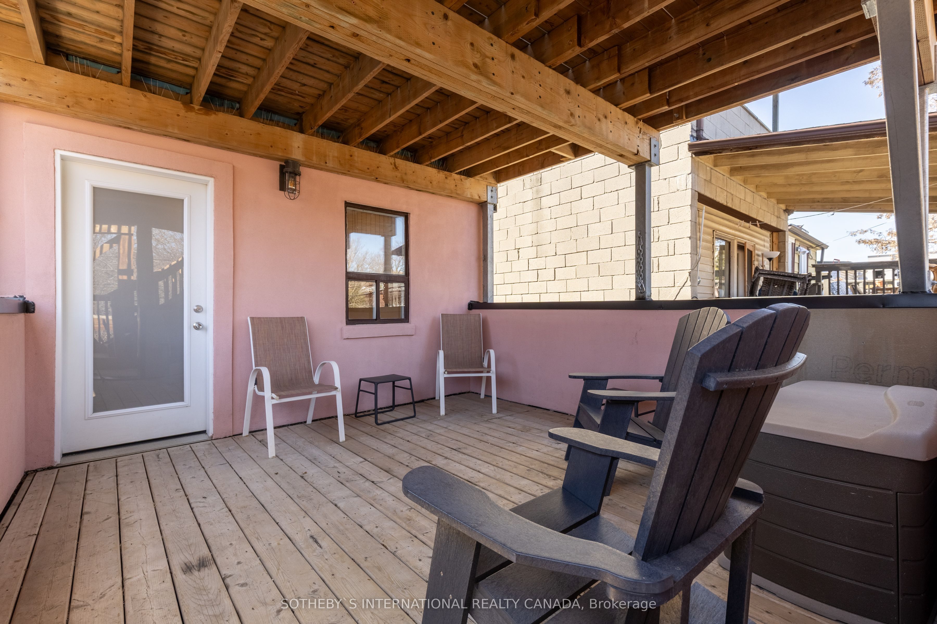 872 College Street Property Photo 25
