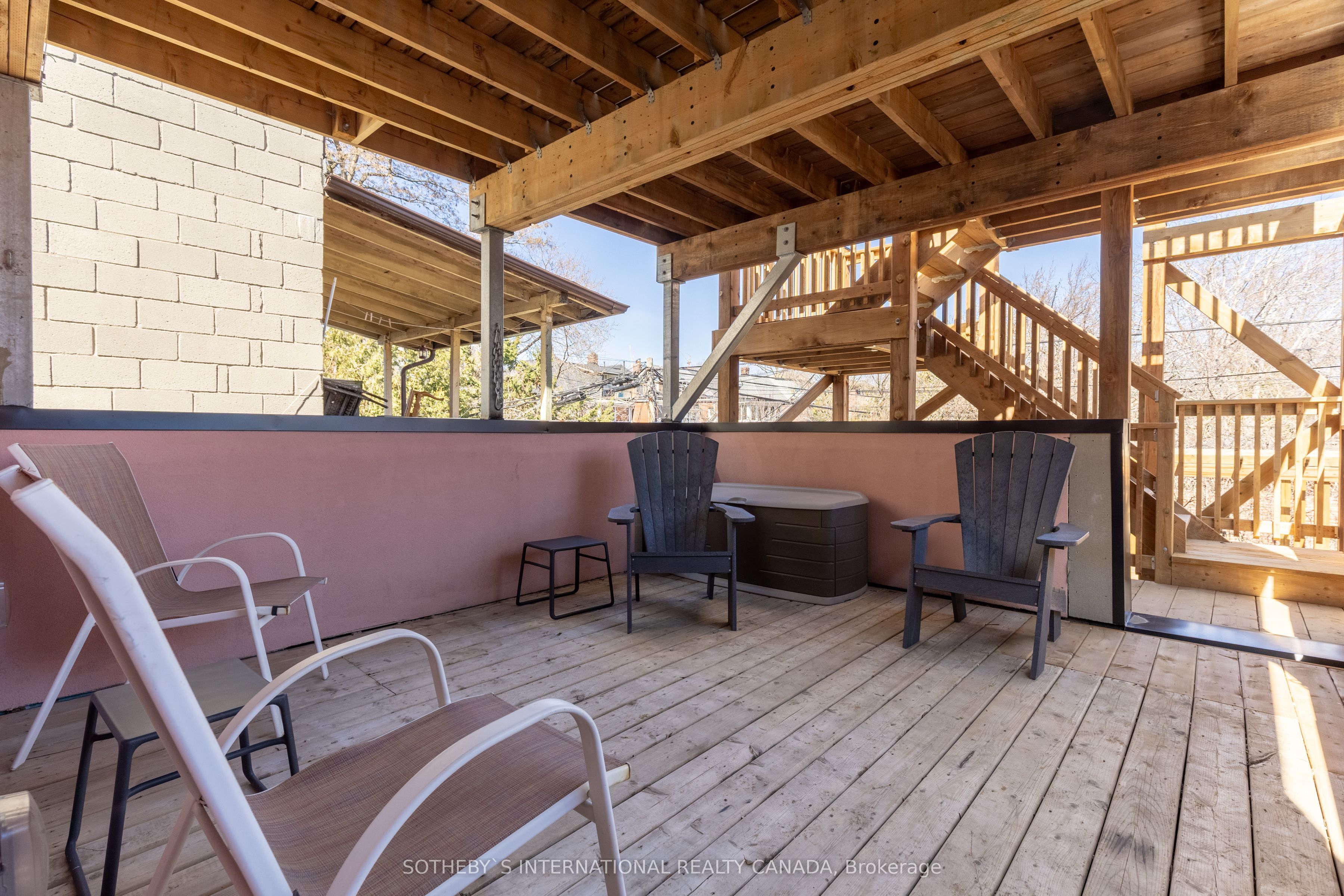 872 College Street Property Photo 26