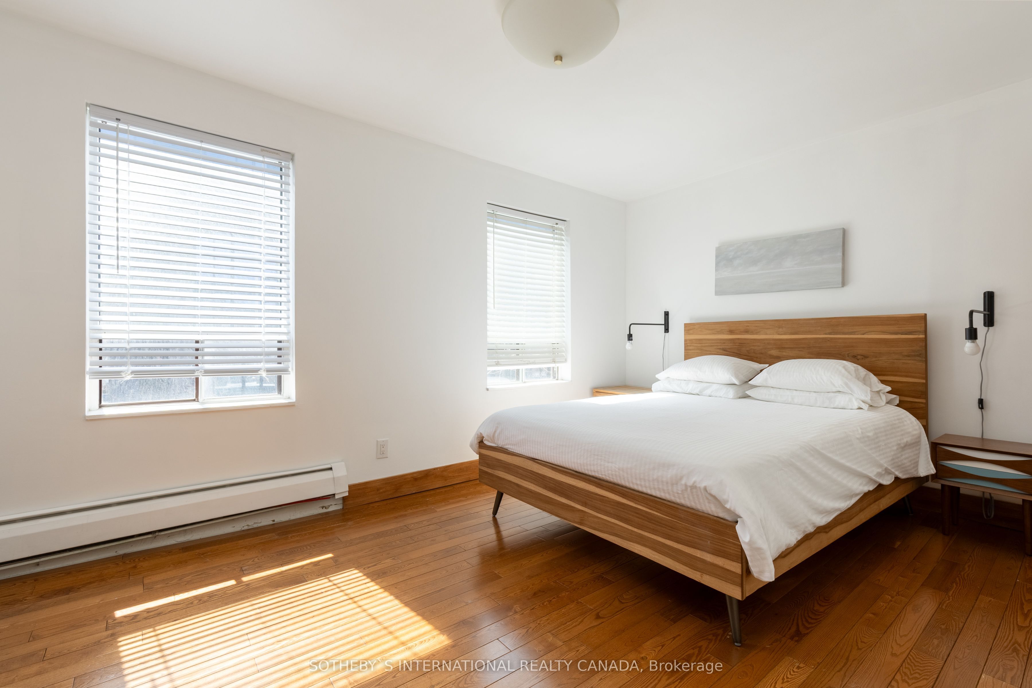 872 College Street Property Photo 36