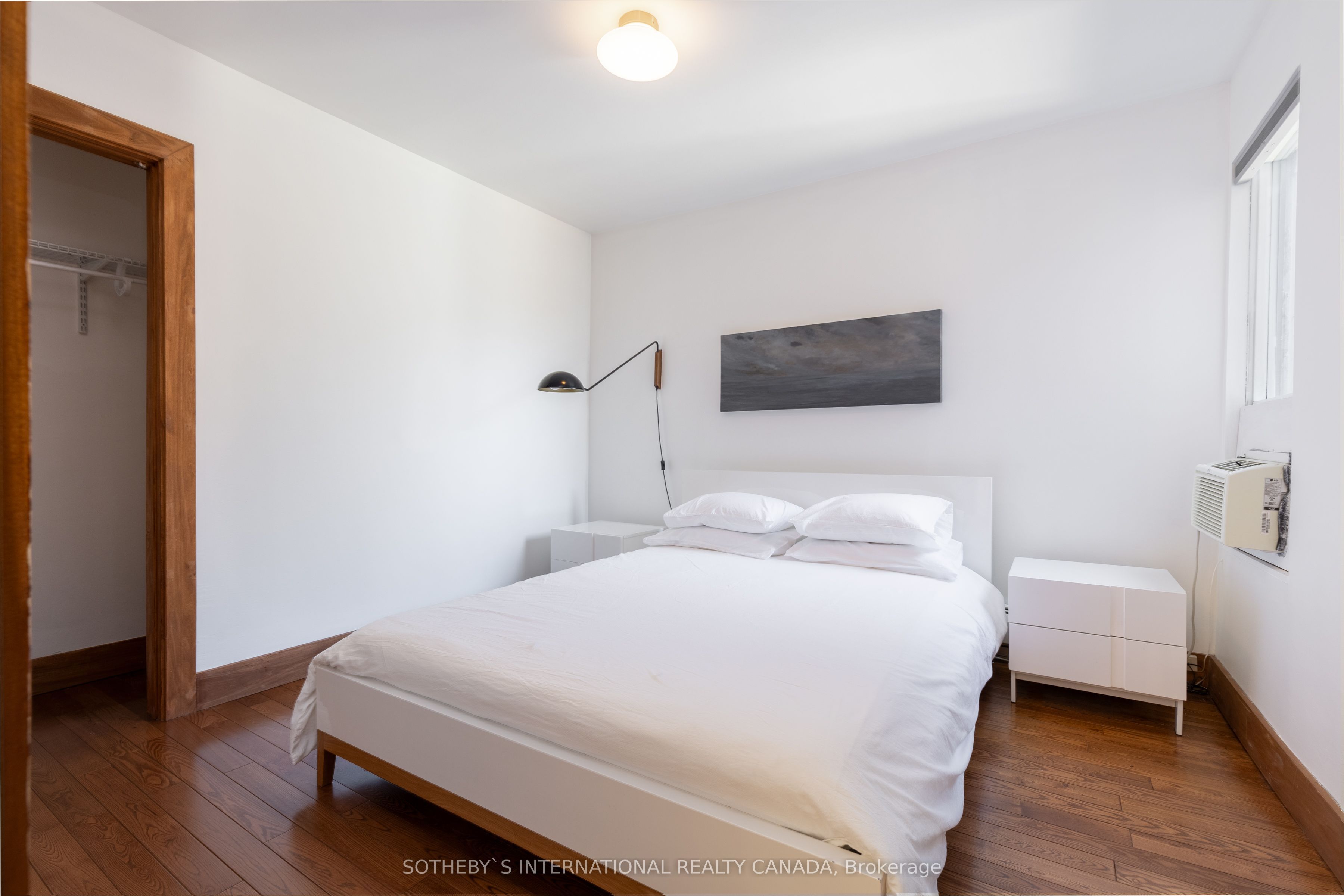 872 College Street Property Photo 38