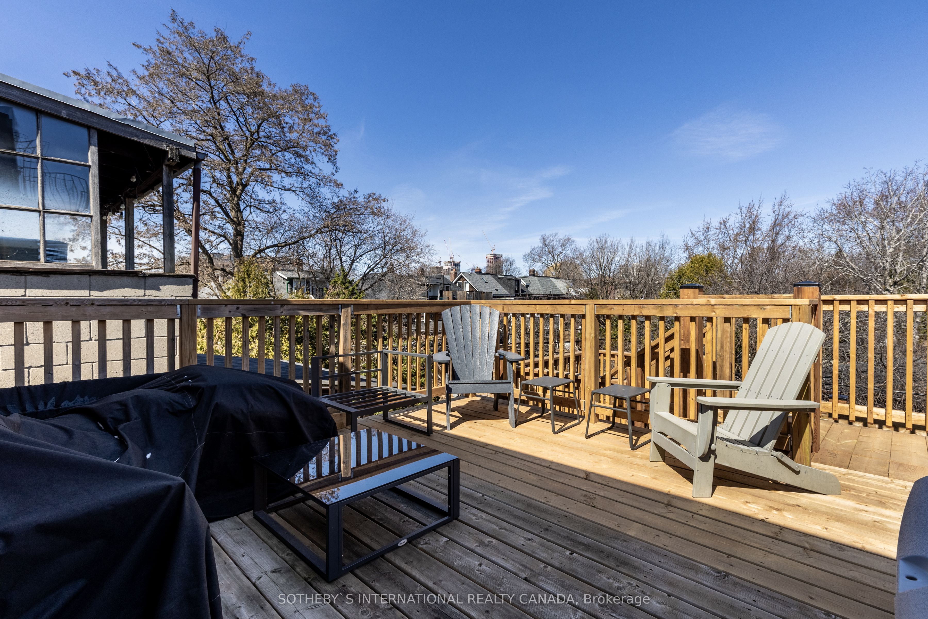 872 College Street Property Photo 40