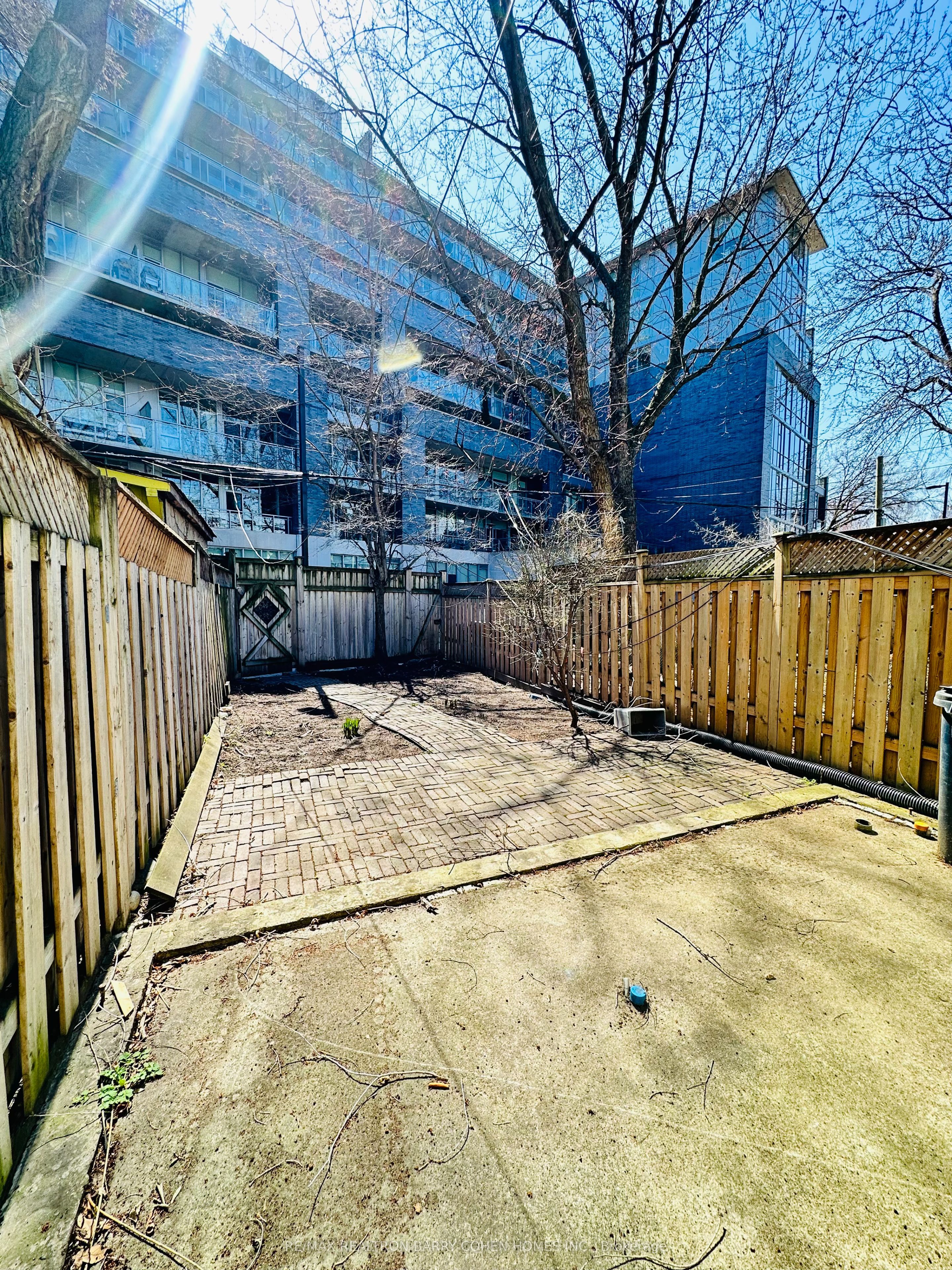 521 Queen Street Property Photo 11