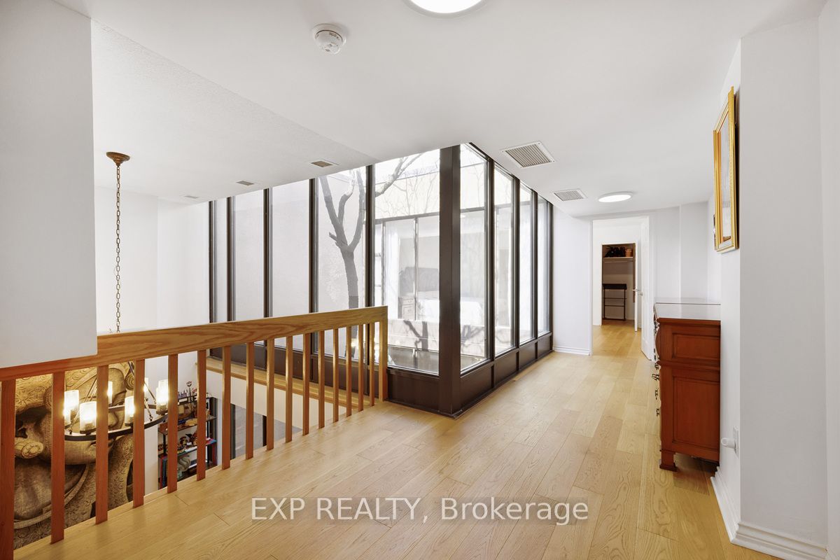 72 Granby Street Property Photo 9