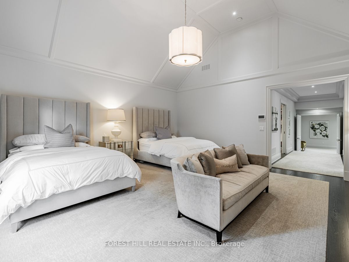 17 Hillholm Road Property Photo 24