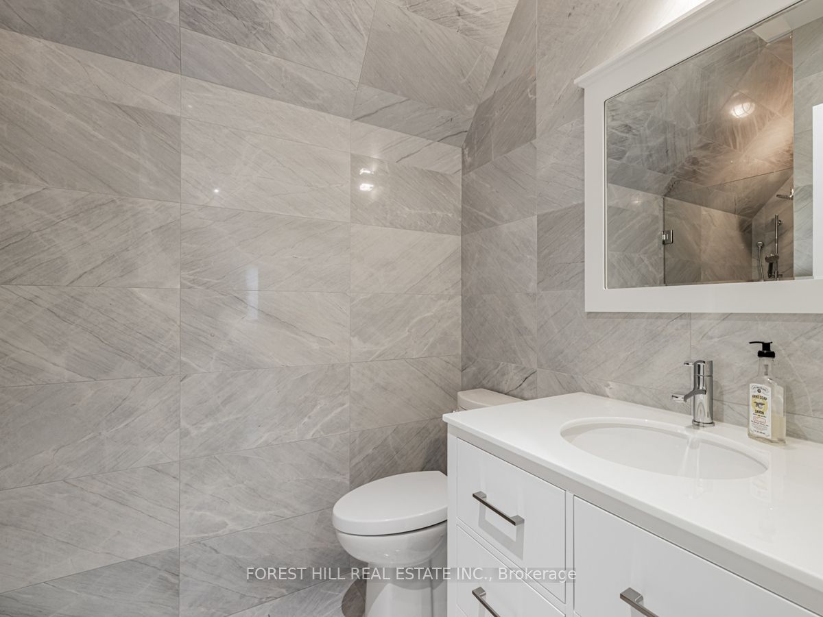 17 Hillholm Road Property Photo 35