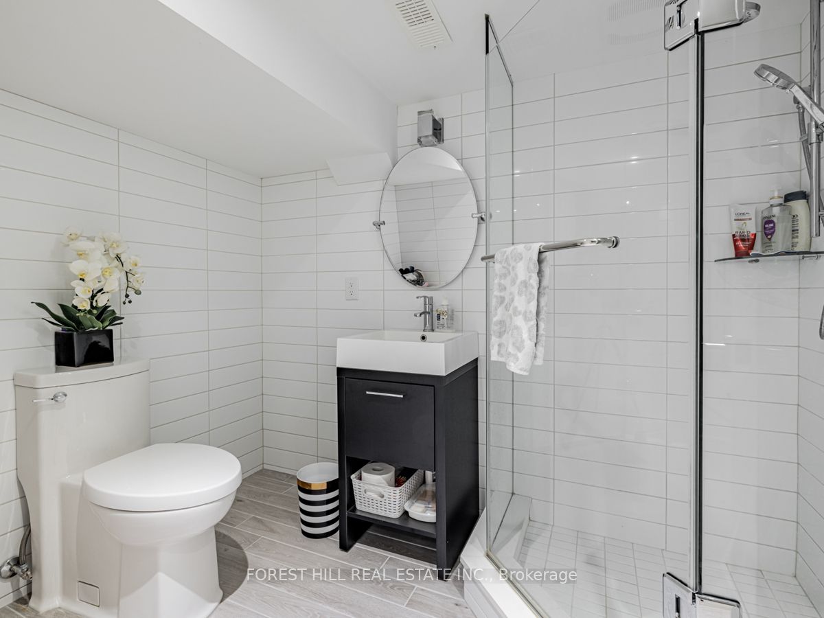17 Hillholm Road Property Photo 39