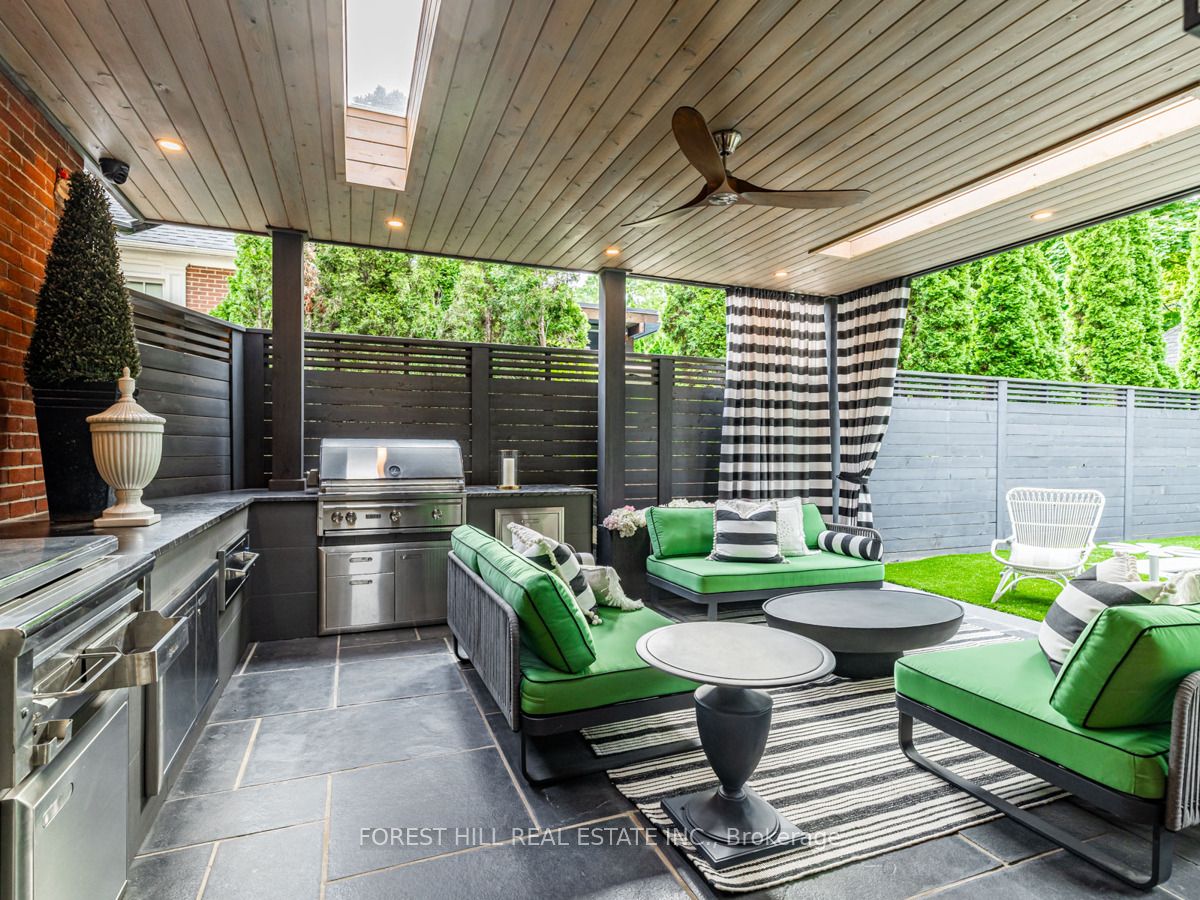17 Hillholm Road Property Photo 41