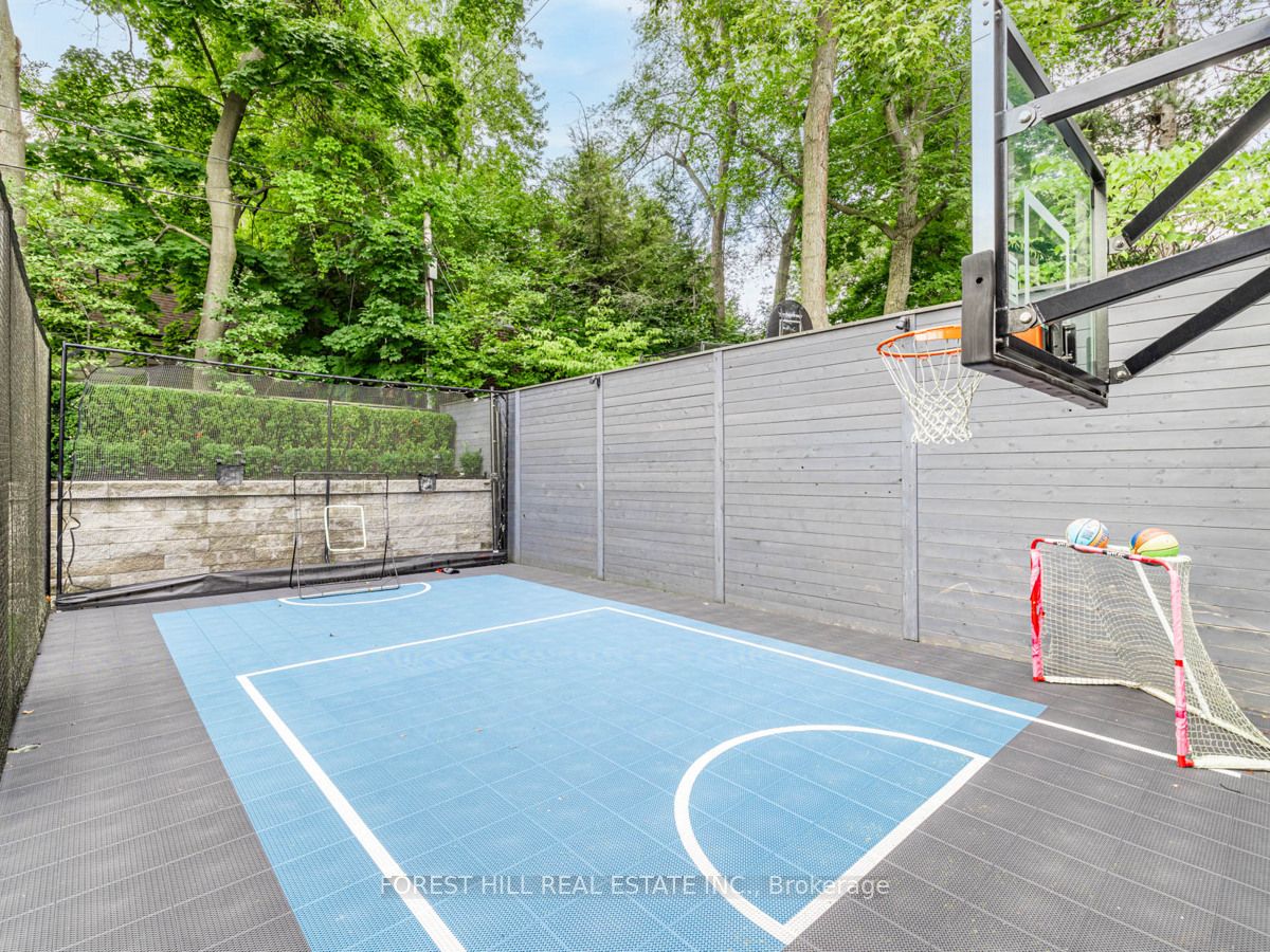17 Hillholm Road Property Photo 45