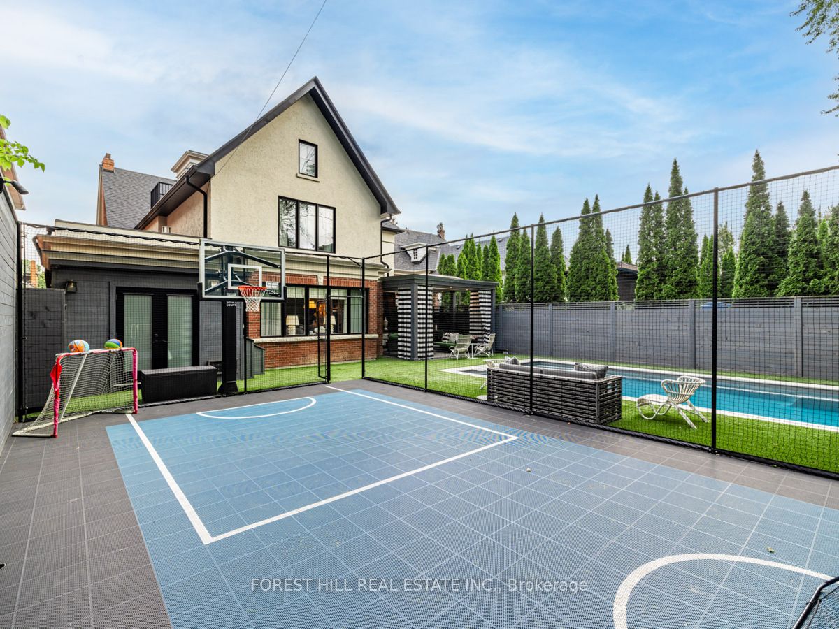 17 Hillholm Road Property Photo 46