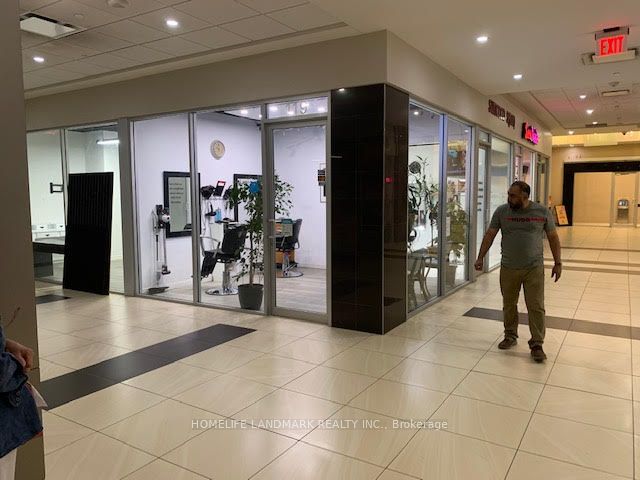 #118 - 384 Yonge Street Property Photo 2