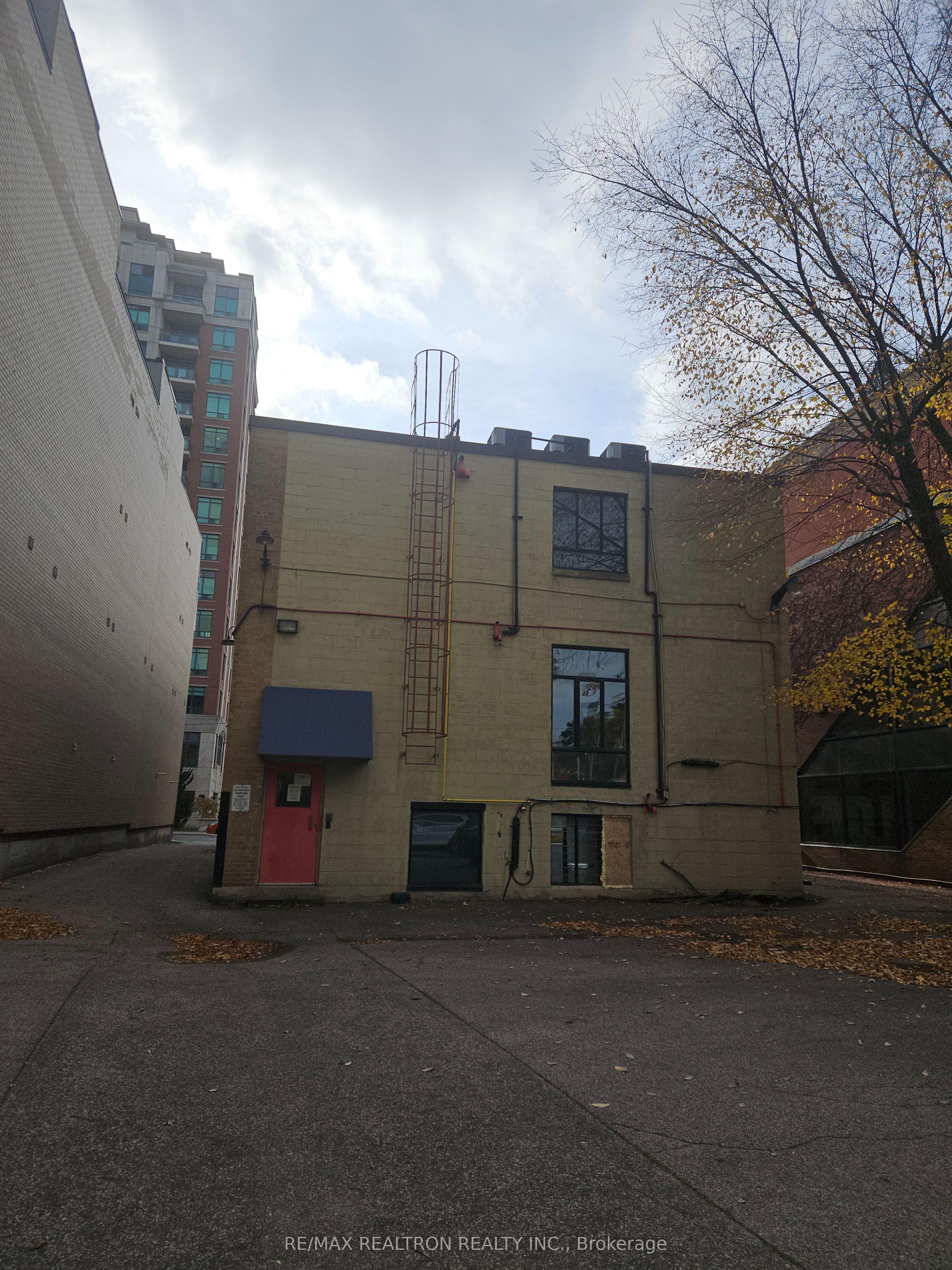 290 Merton Street Property Photo 17