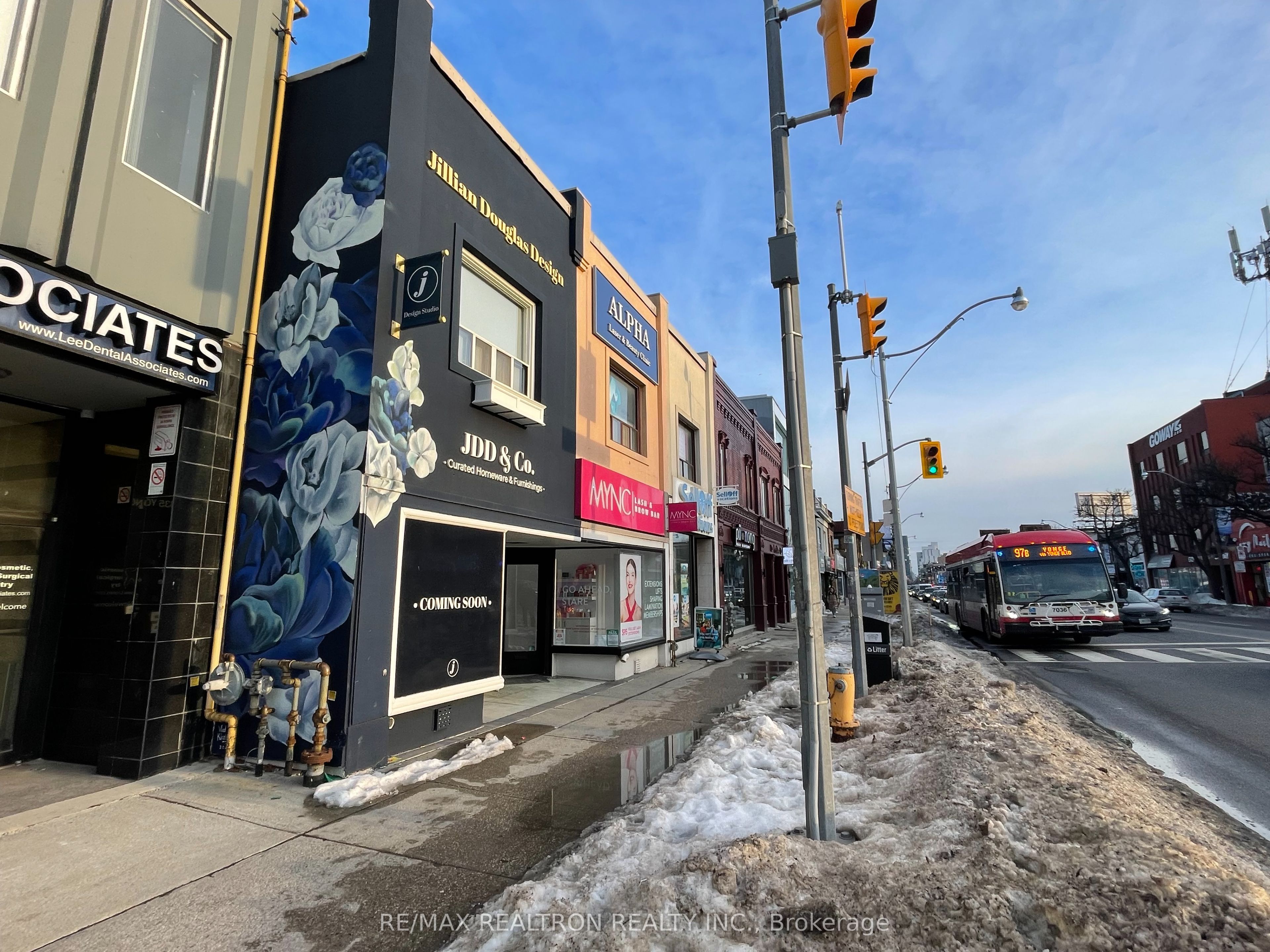 3329a Yonge Street Property Photo 1