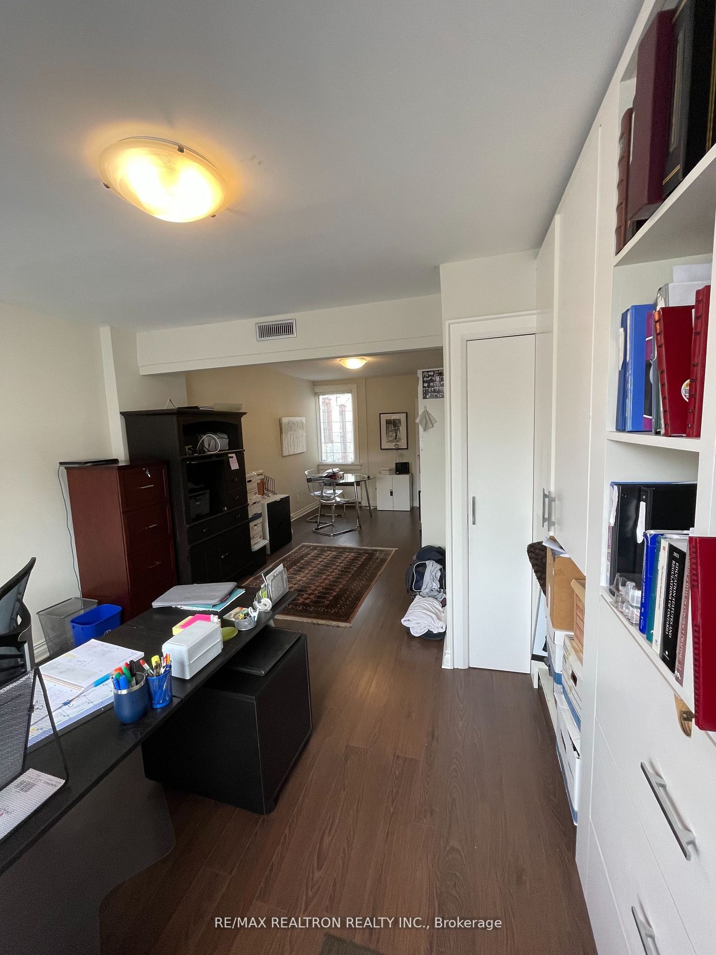 3329a Yonge Street Property Photo 4