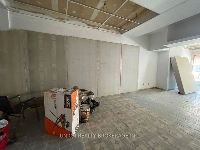 198 Bathurst Street Property Photo 6