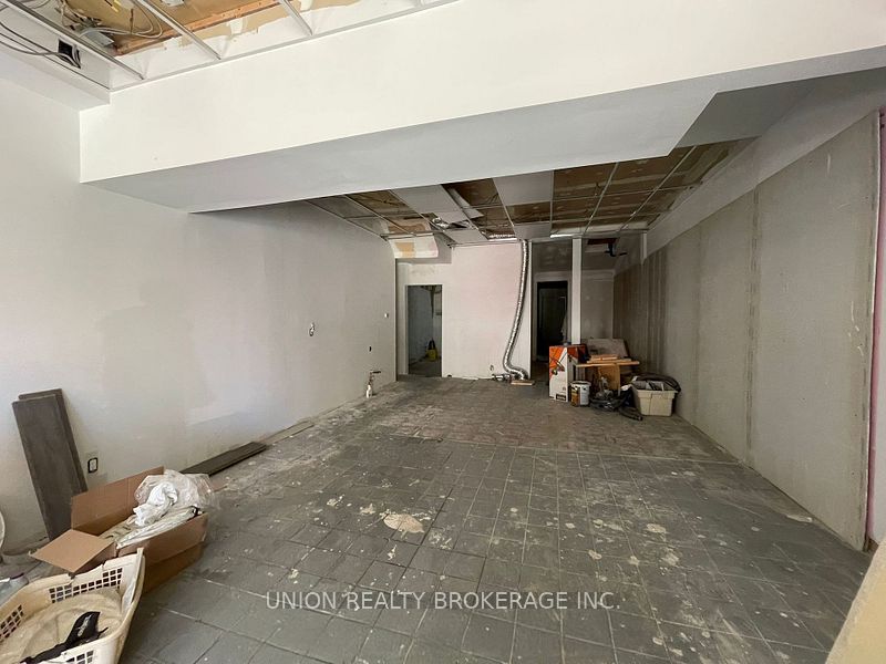 198 Bathurst Street Property Photo 7