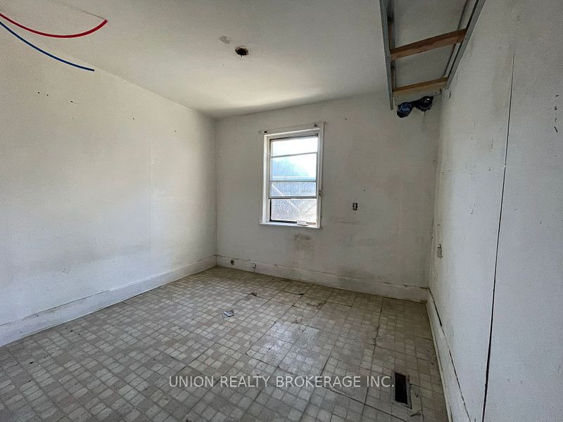 198 Bathurst Street Property Photo 8