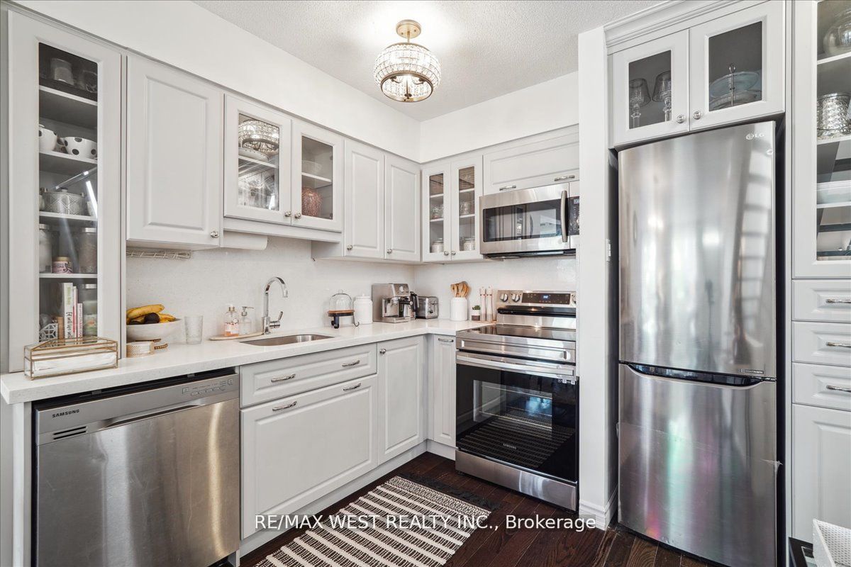 69 Upper Canada Drive 2 Property Photo 5