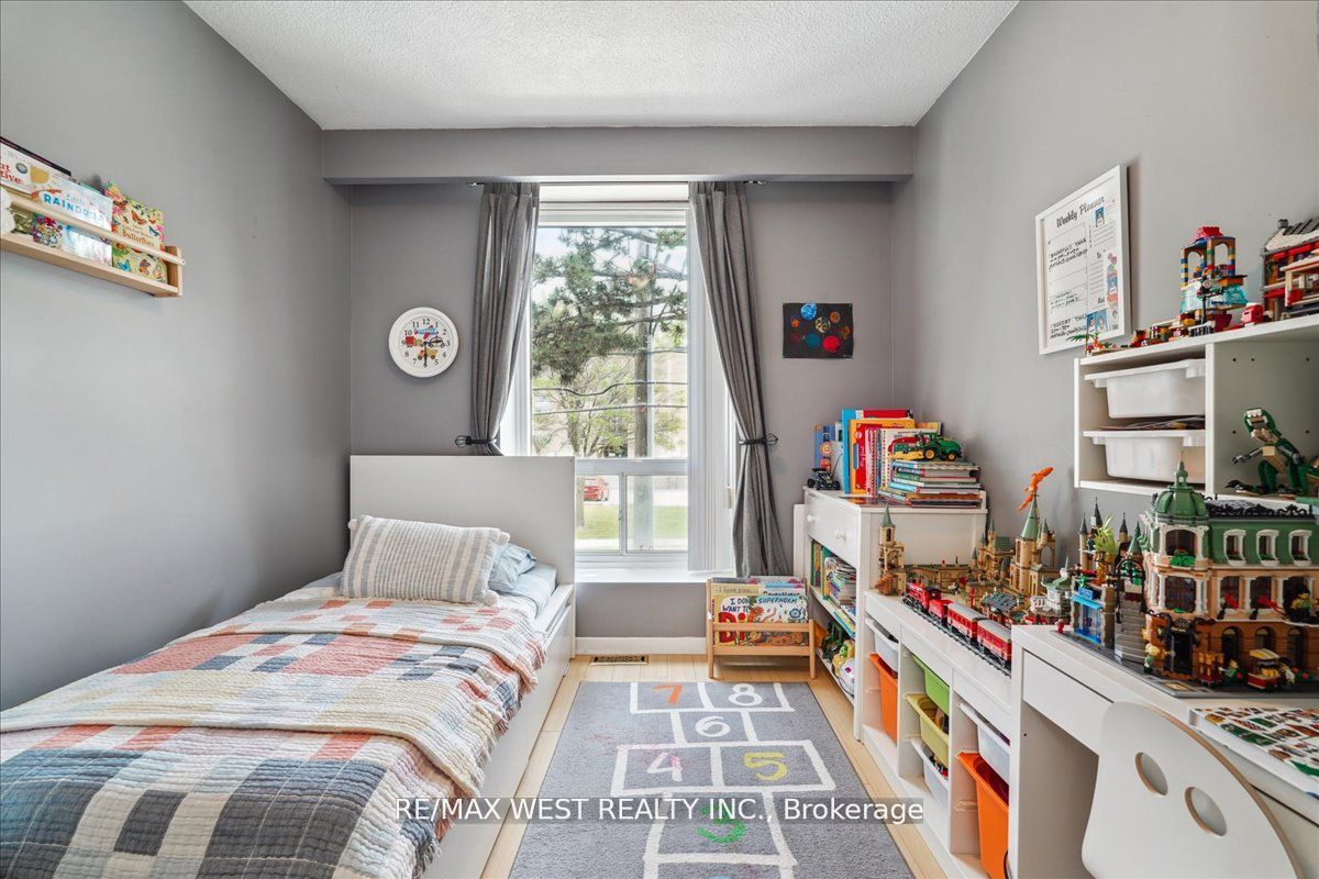 69 Upper Canada Drive 2 Property Photo 6