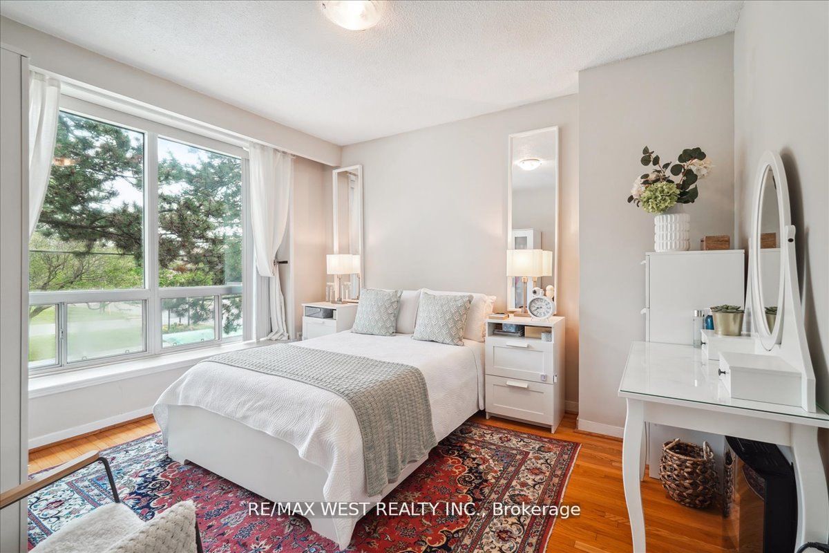 69 Upper Canada Drive 2 Property Photo 7