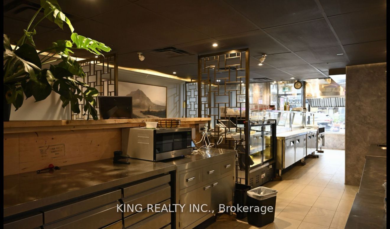 604 Queen Street Property Photo 4